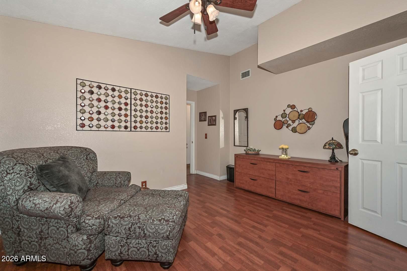 7637 W DREYFUS Drive