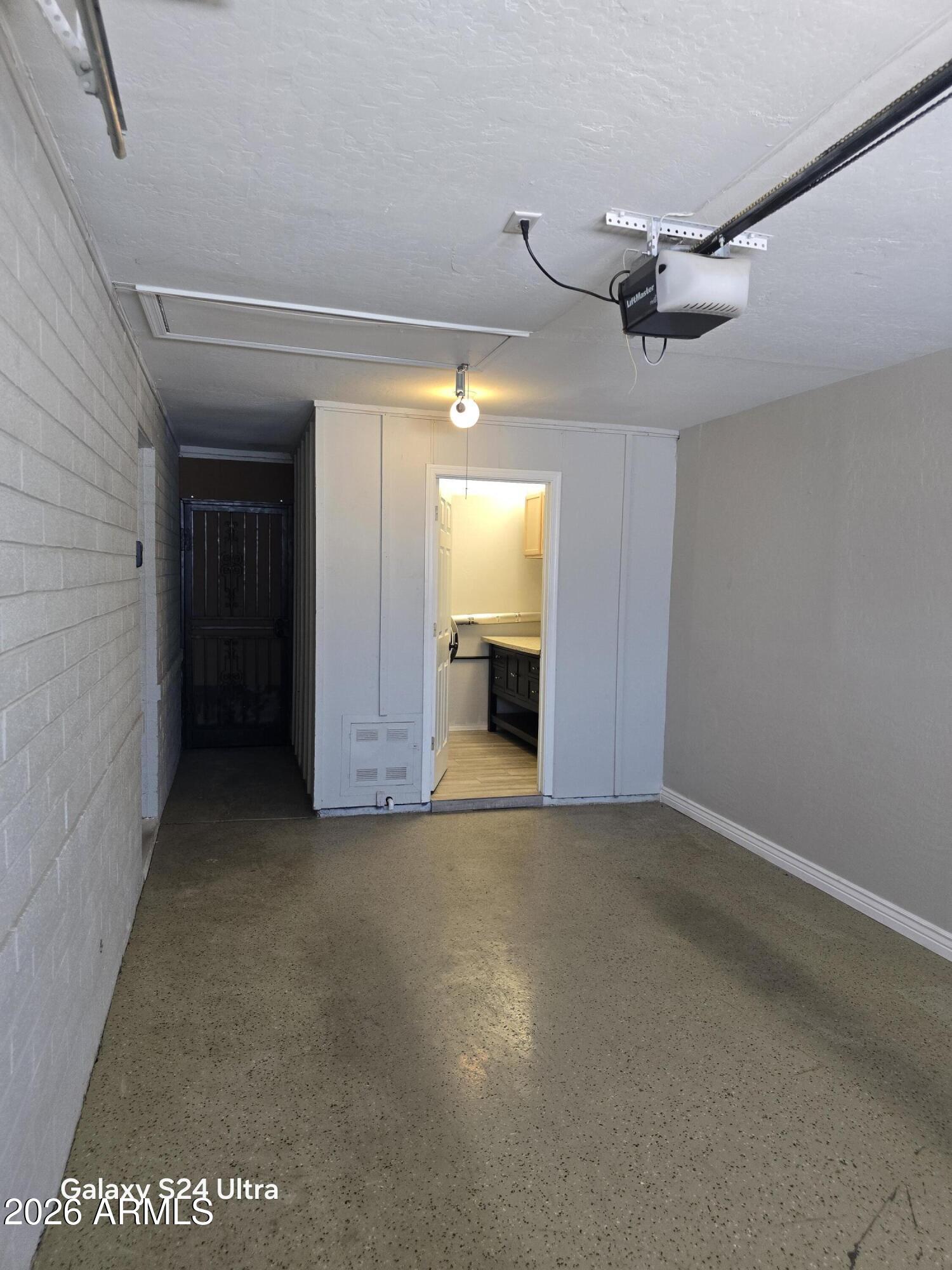 1133 E BUTLER Drive