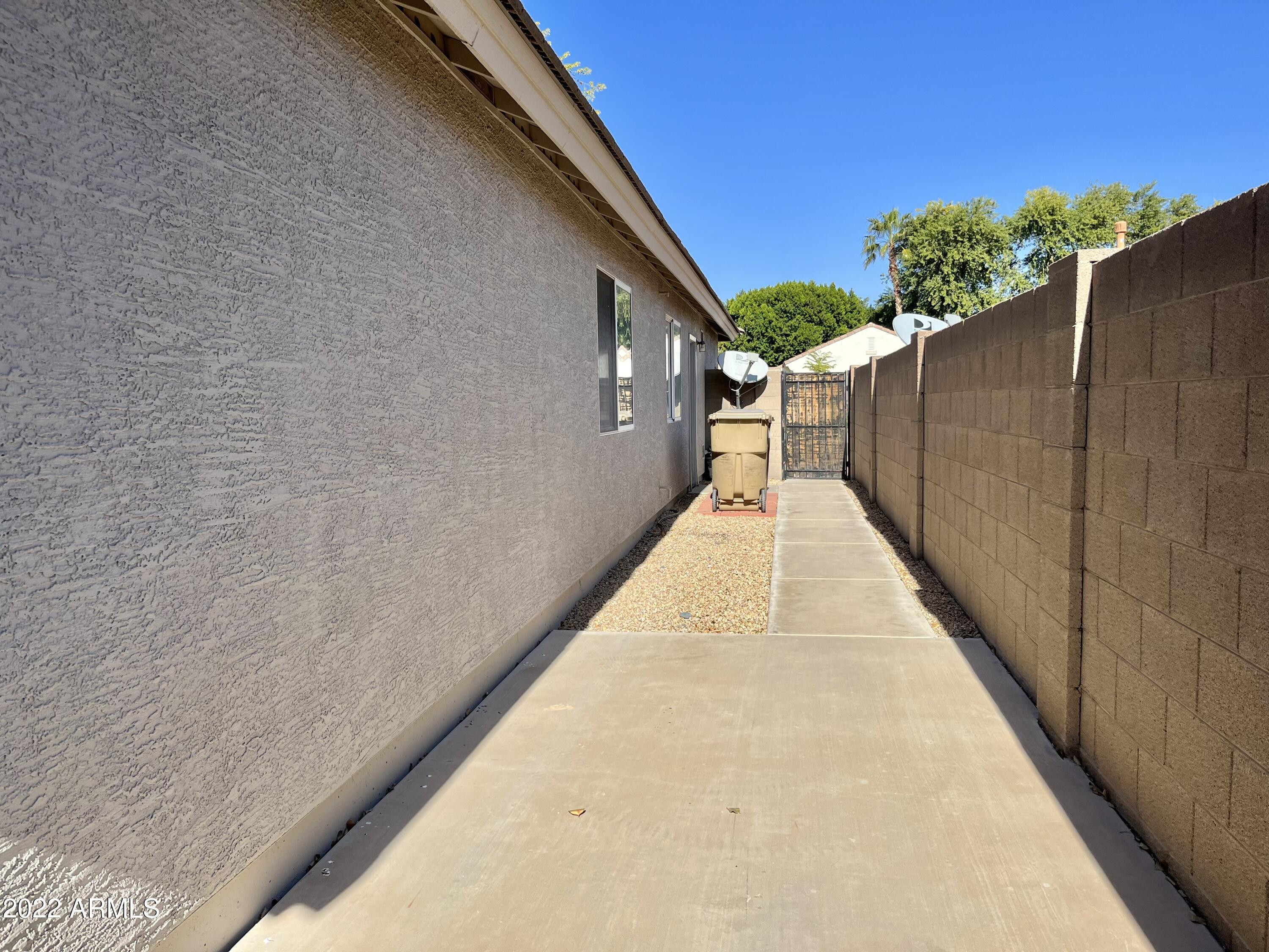 8143 W MARY ANN Drive