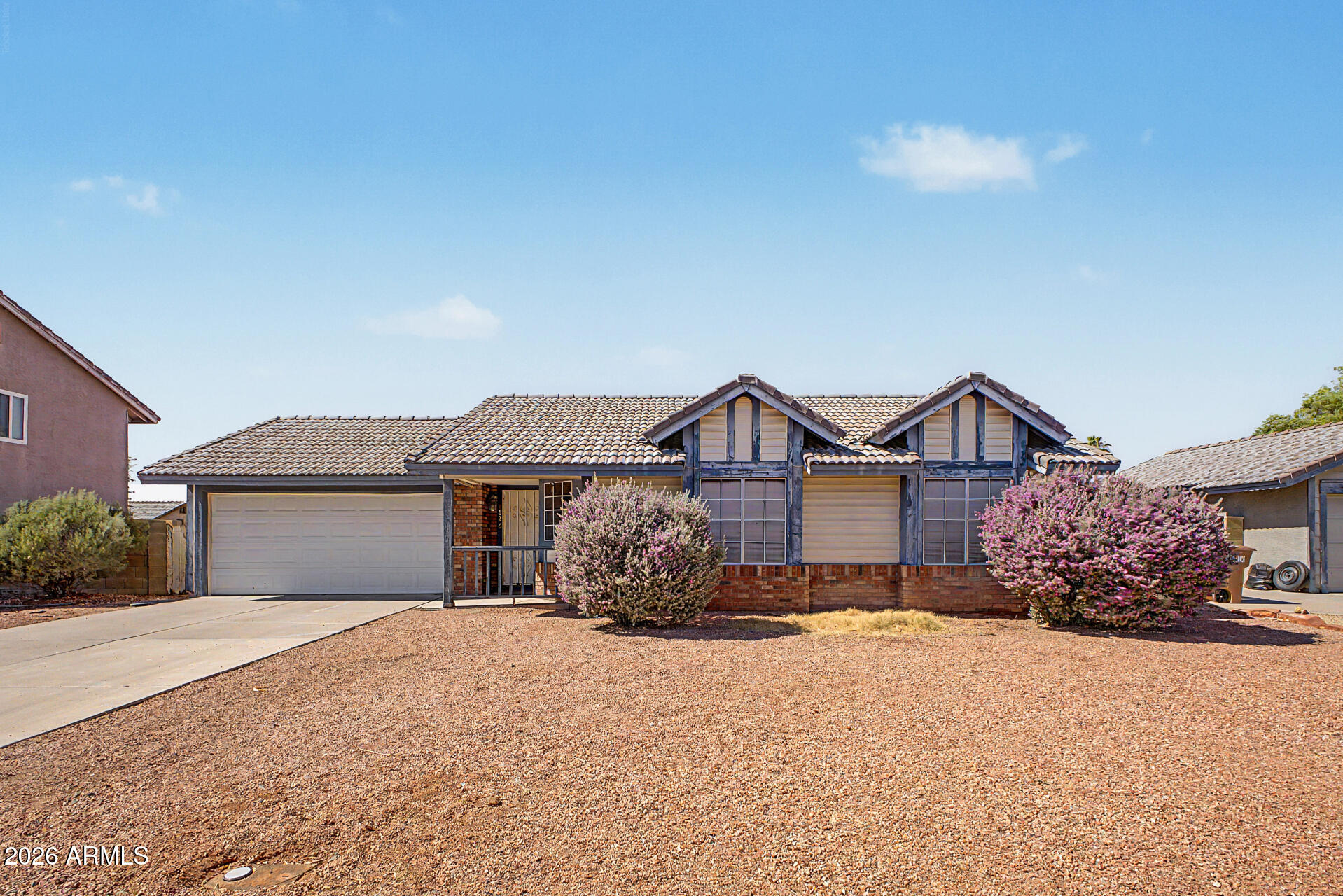 8126 W COLUMBINE Drive