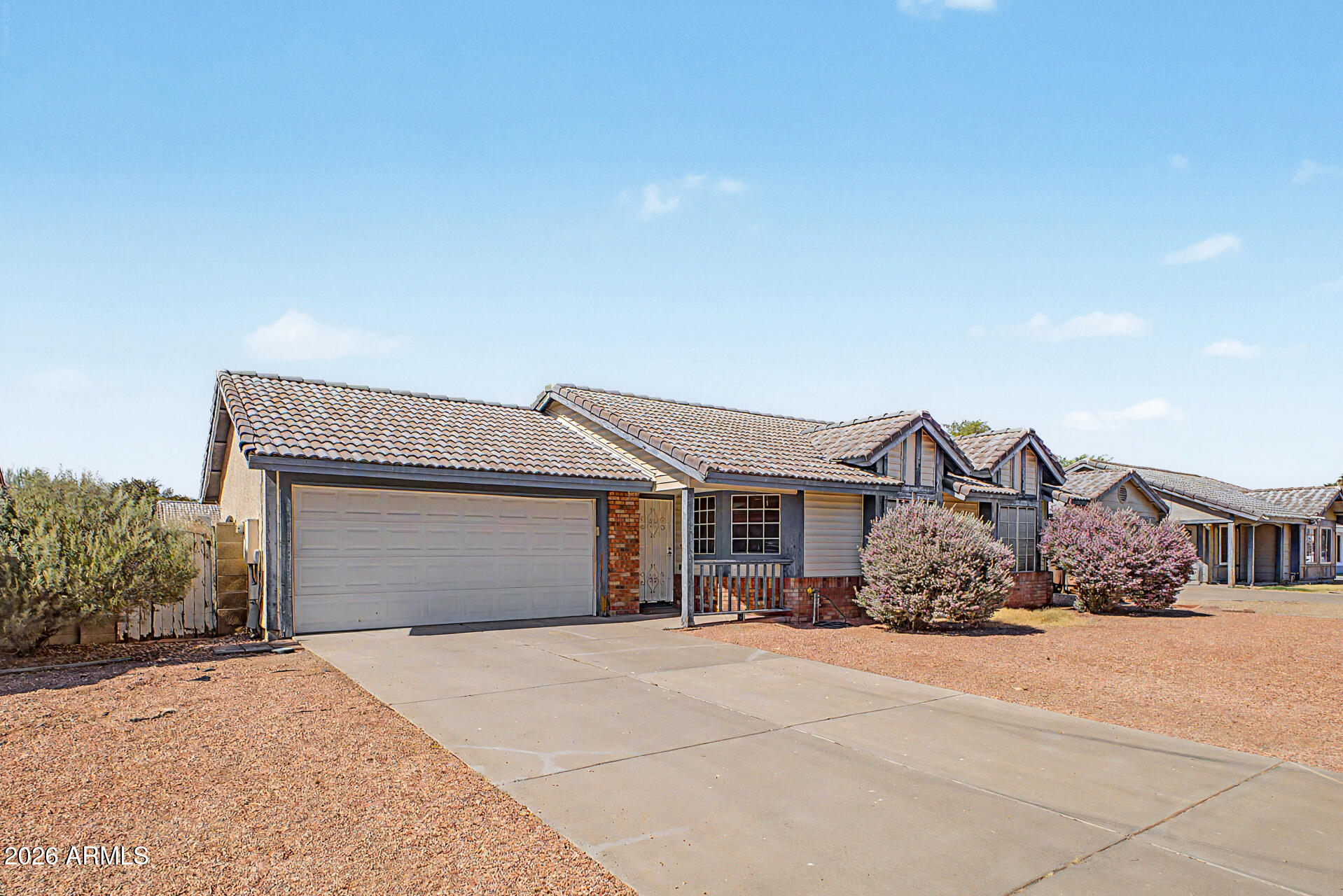 8126 W COLUMBINE Drive