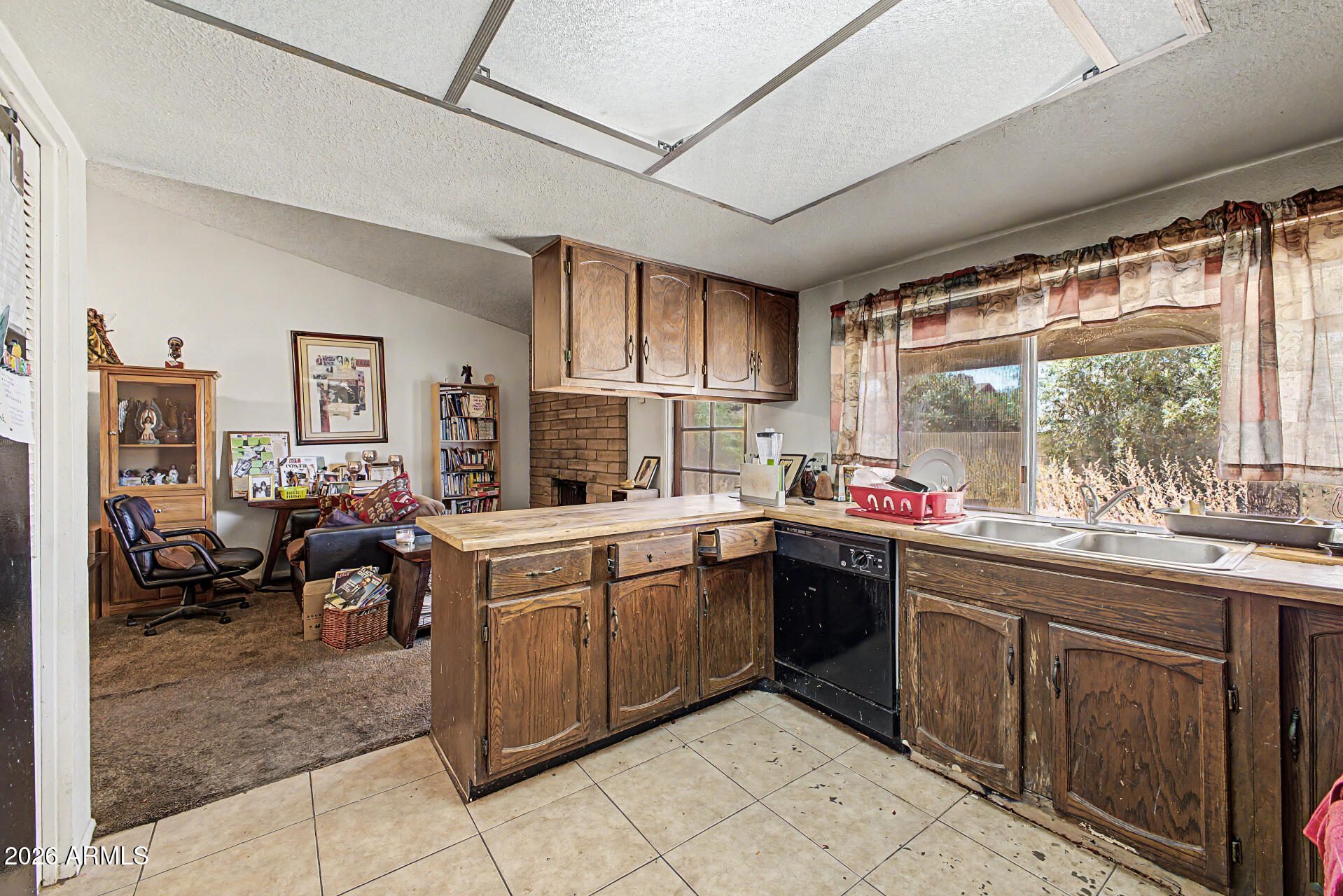 6029 W Desert Hills Drive