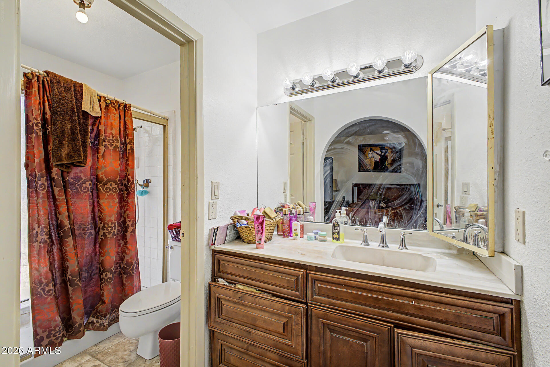 6029 W Desert Hills Drive