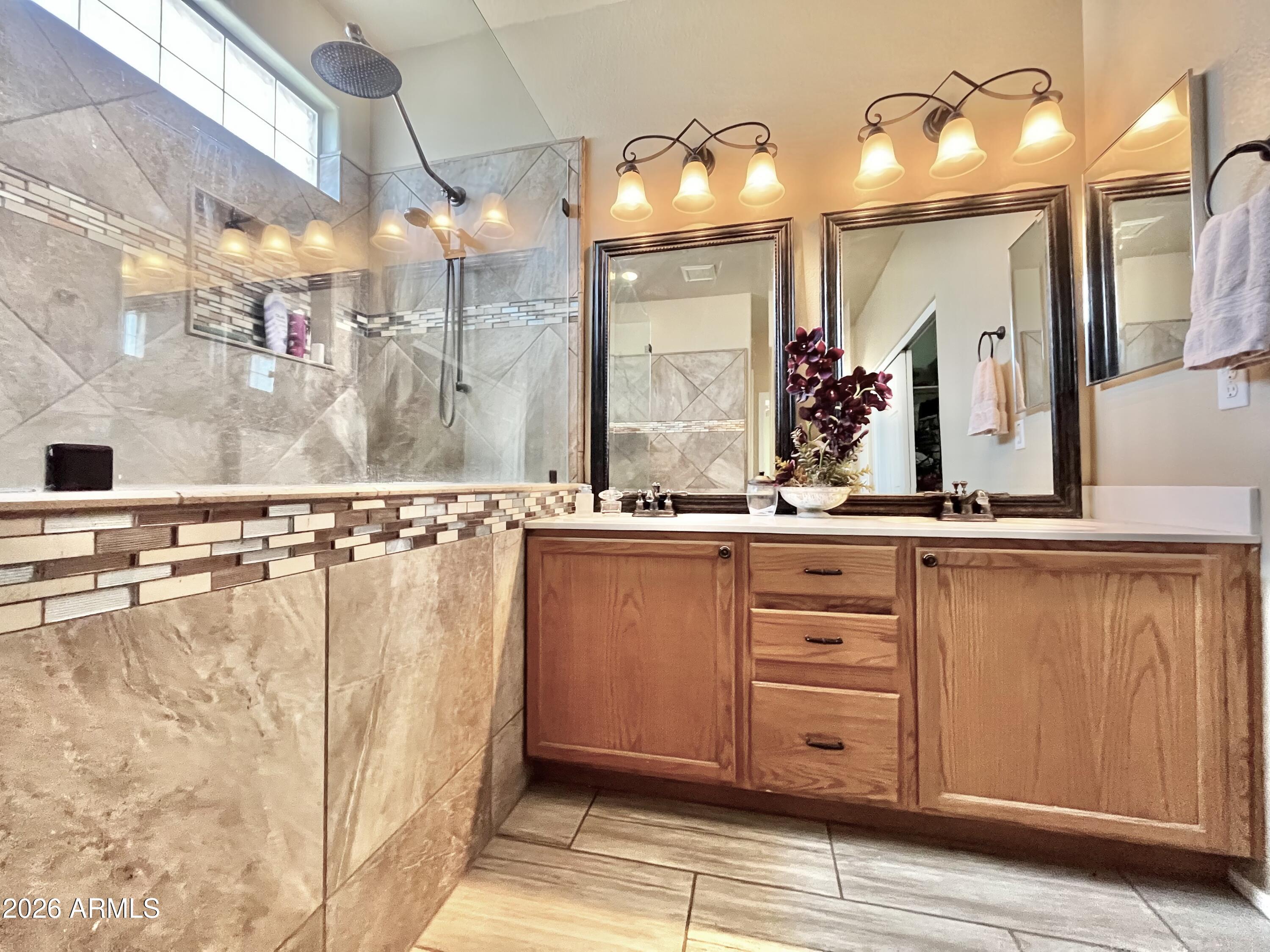 3419 W VIA MONTOYA Drive