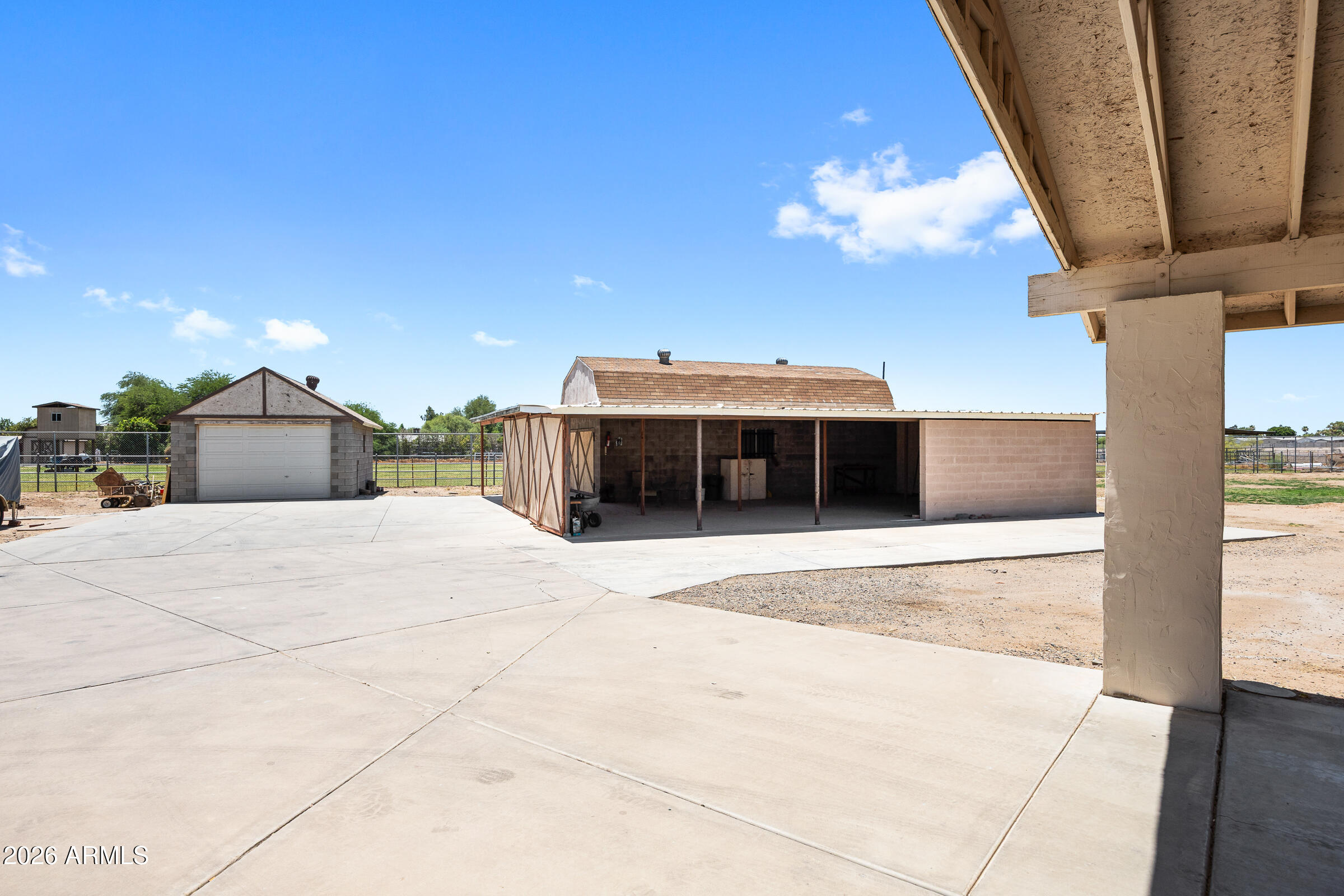 8504 N 99TH Avenue