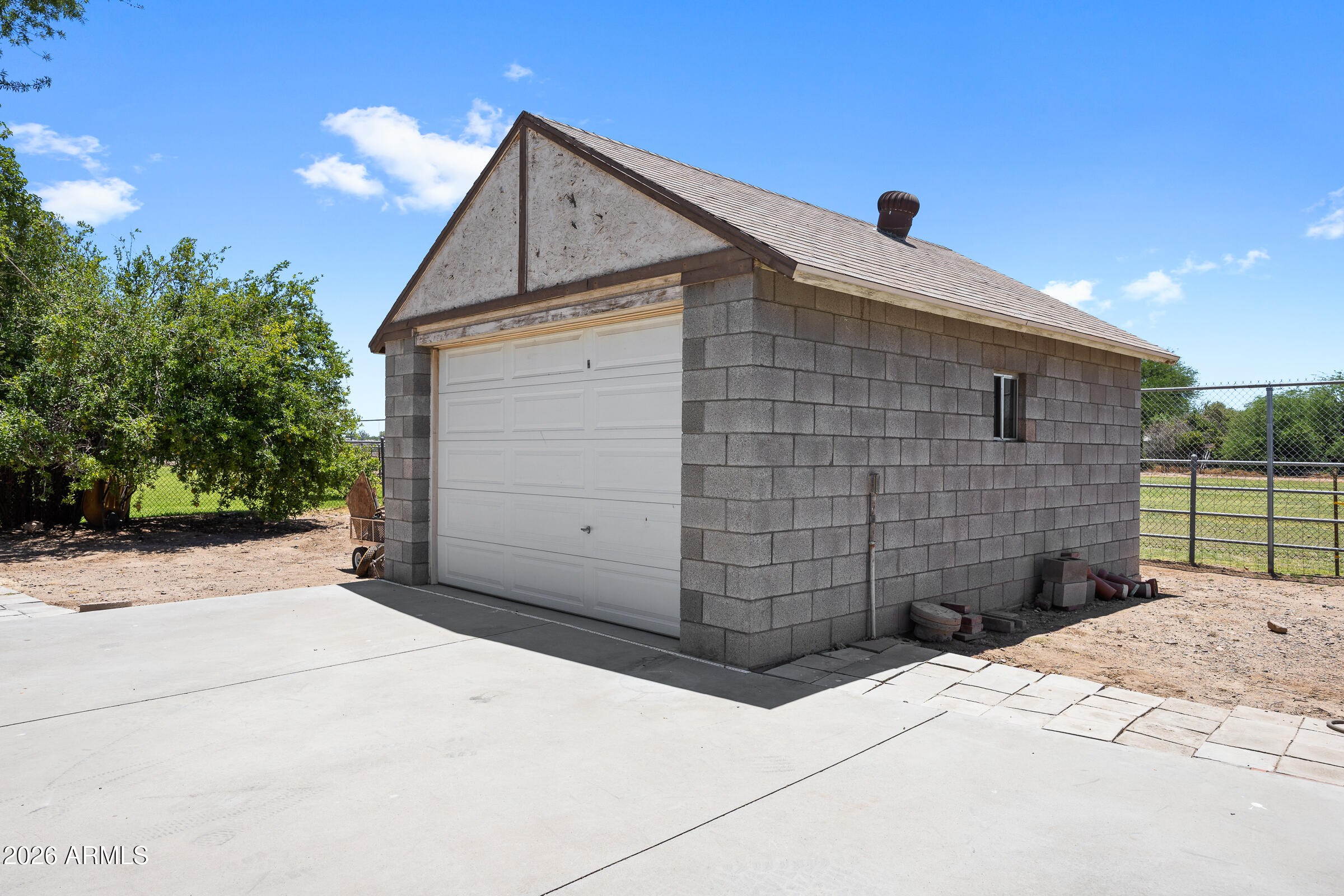 8504 N 99TH Avenue
