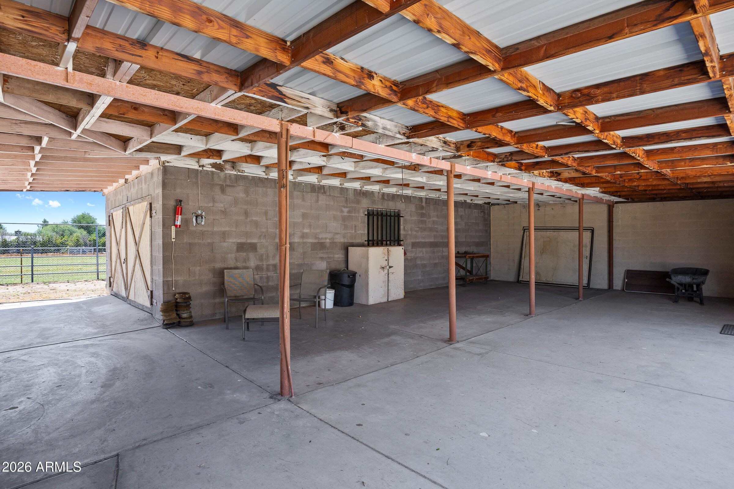 8504 N 99TH Avenue
