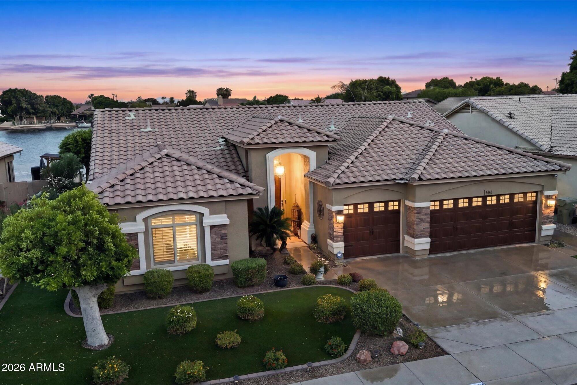 5483 W QUAIL Avenue