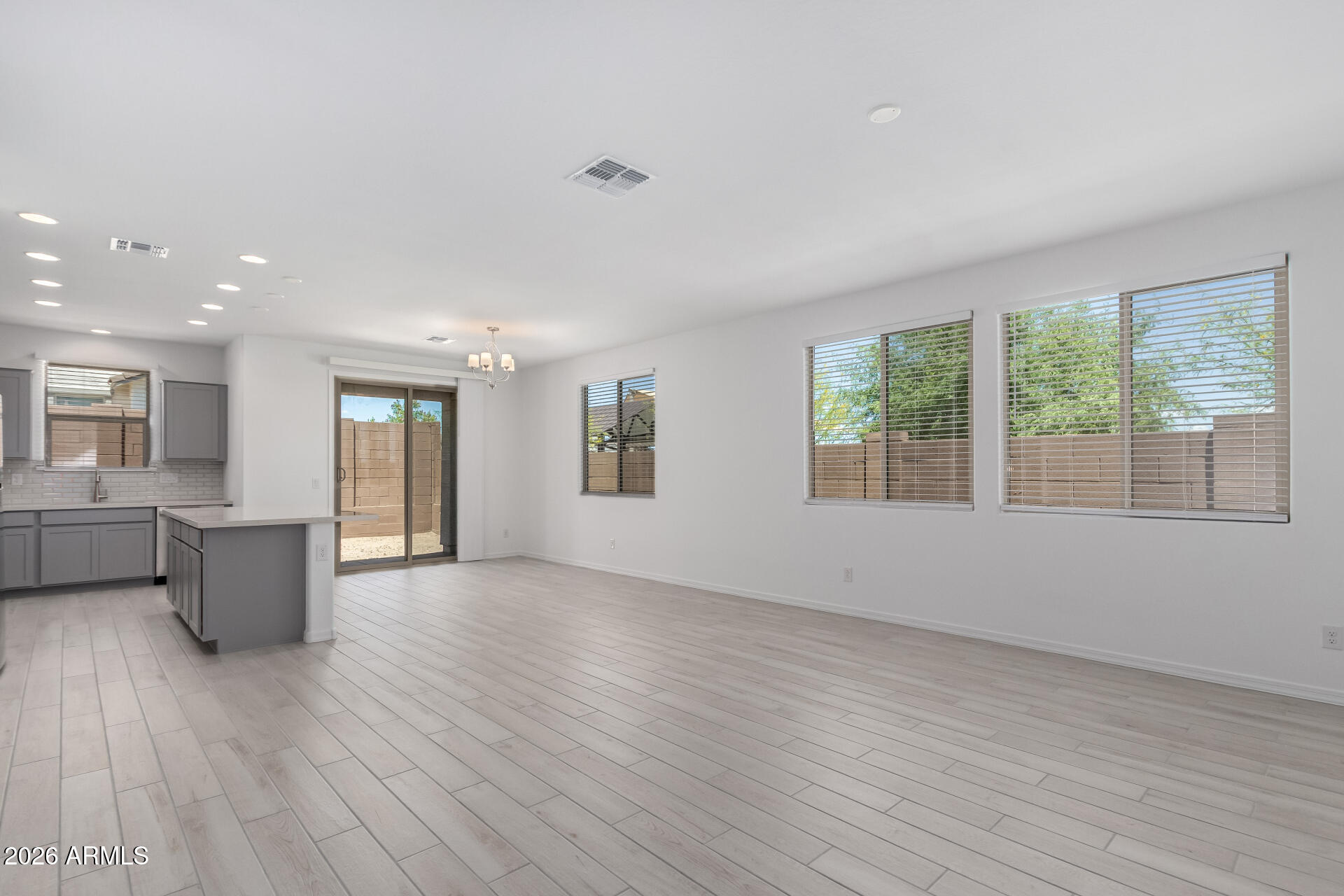 14436 W SAND HILLS Road