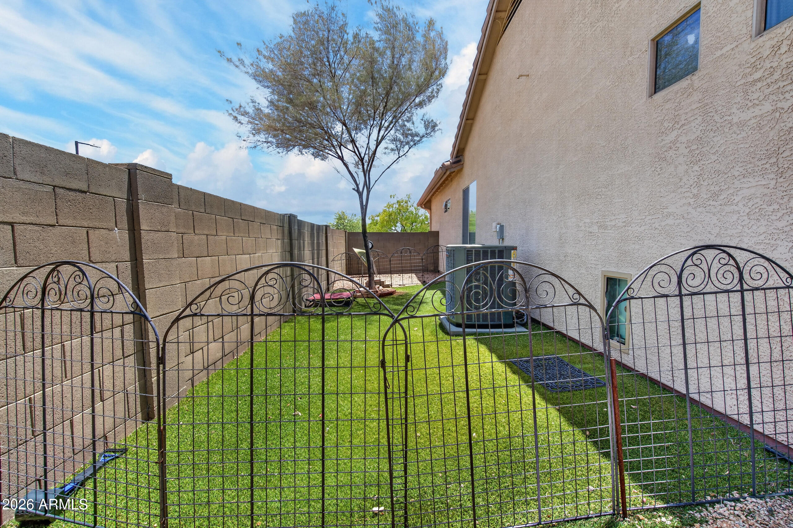 5004 W MAGELLAN Drive