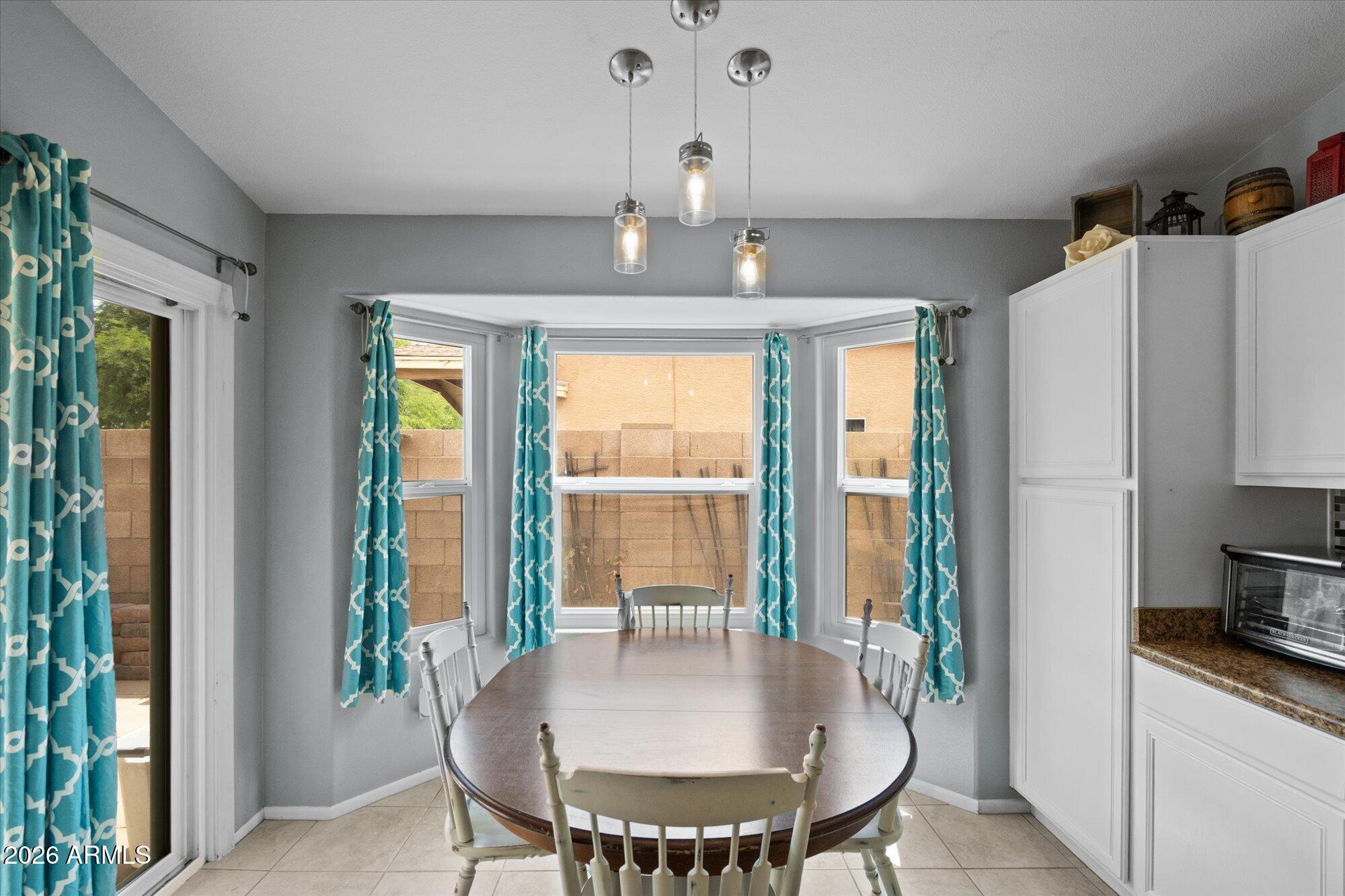 4052 W VILLA LINDA Drive