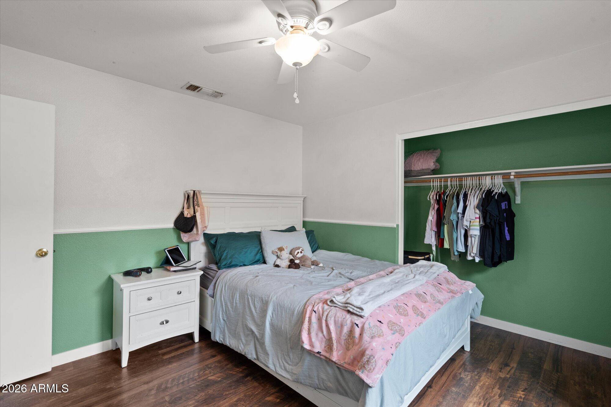 4052 W VILLA LINDA Drive