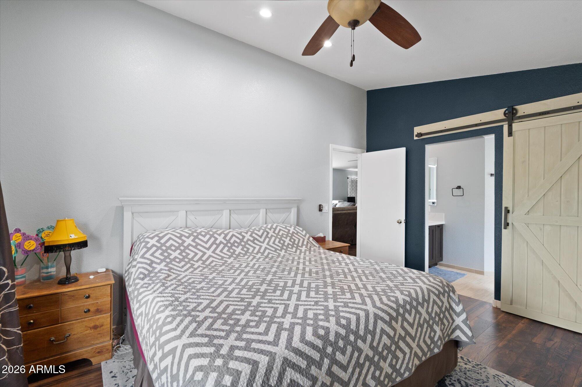 4052 W VILLA LINDA Drive