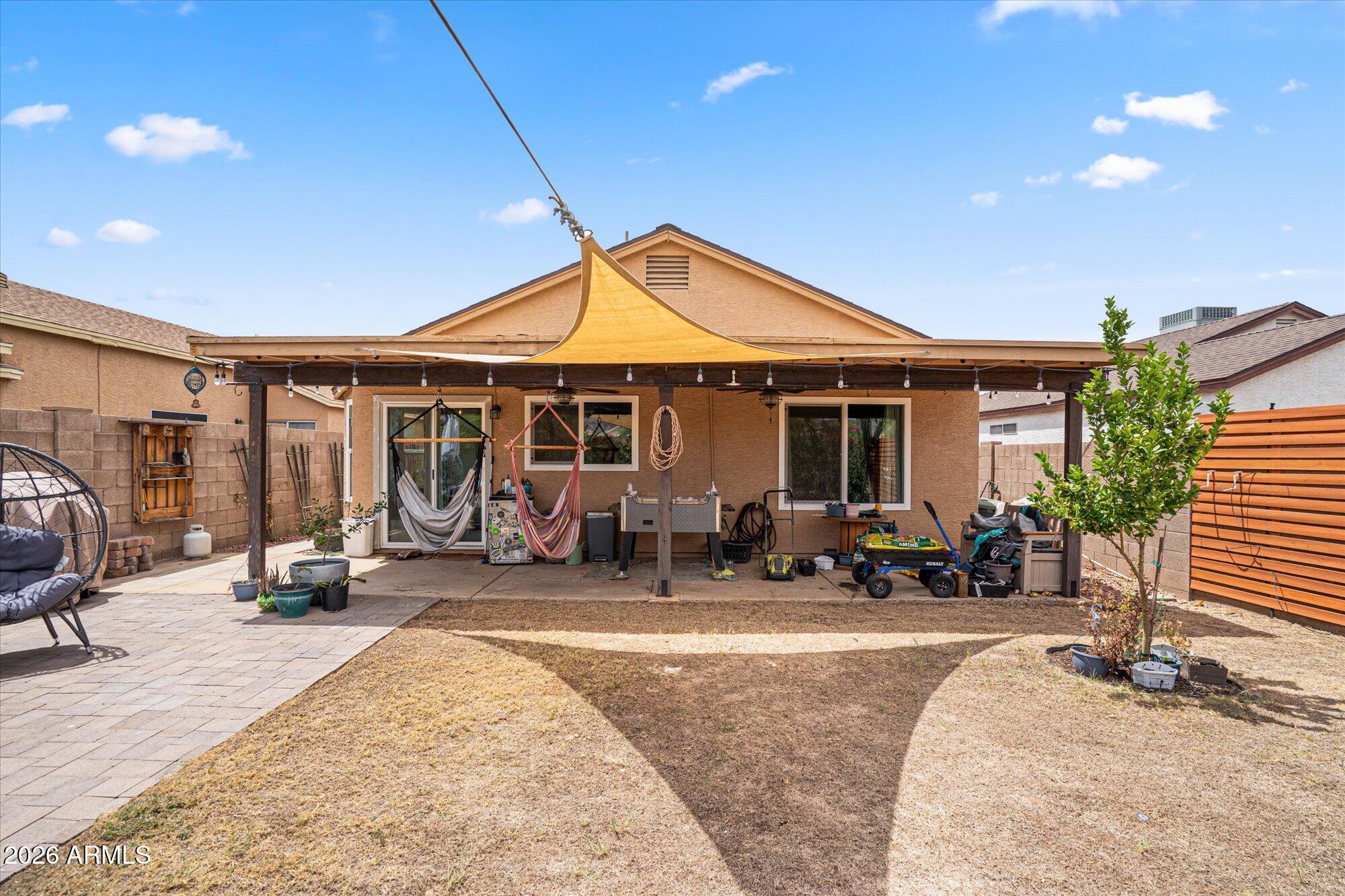4052 W VILLA LINDA Drive