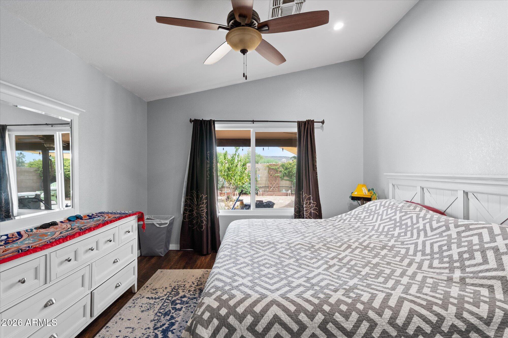 4052 W VILLA LINDA Drive