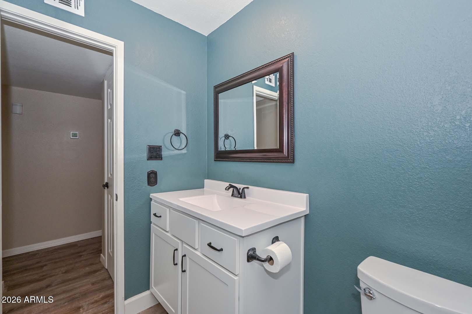 3957 W DESERT HILLS Drive