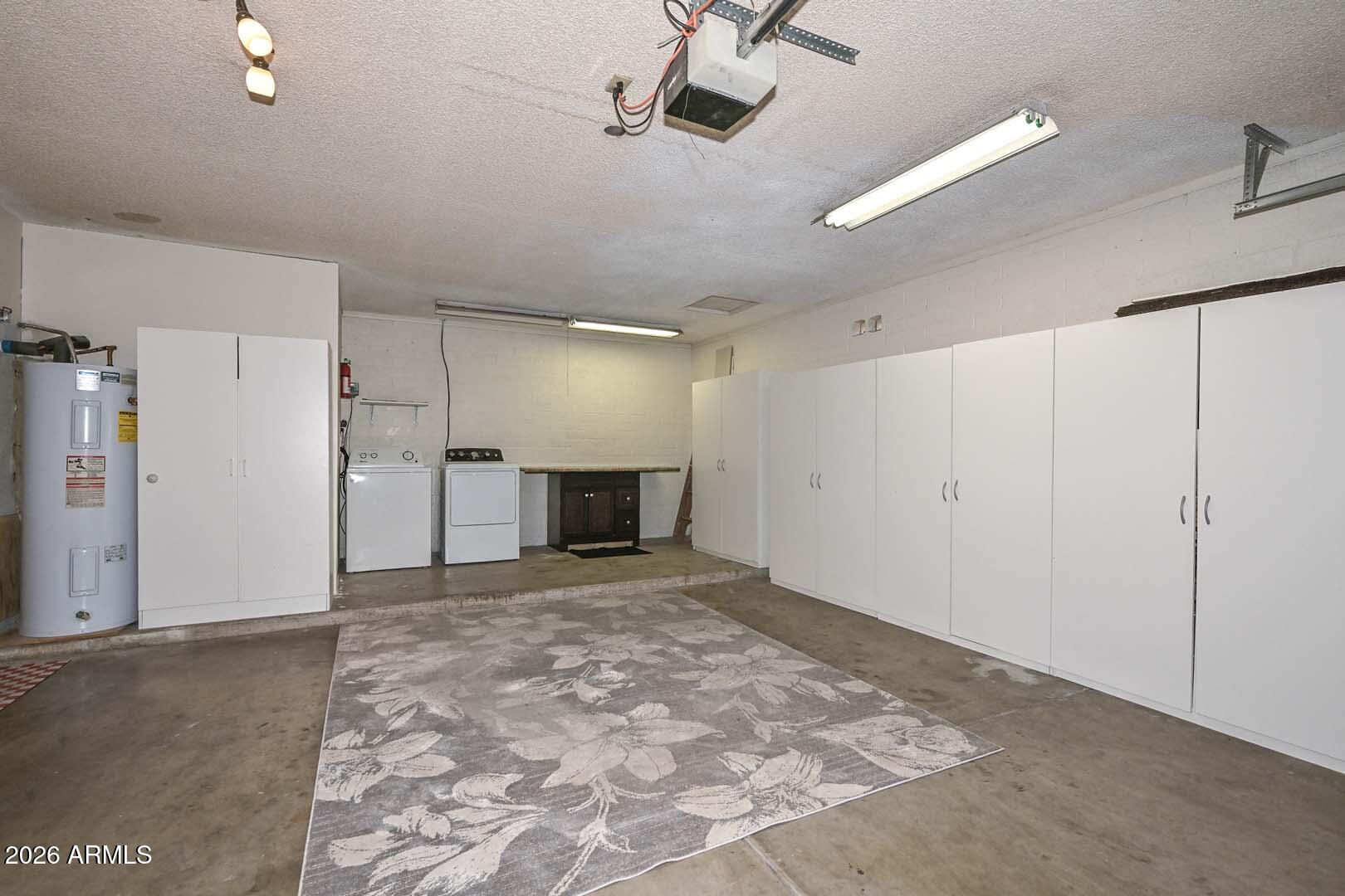 3957 W DESERT HILLS Drive