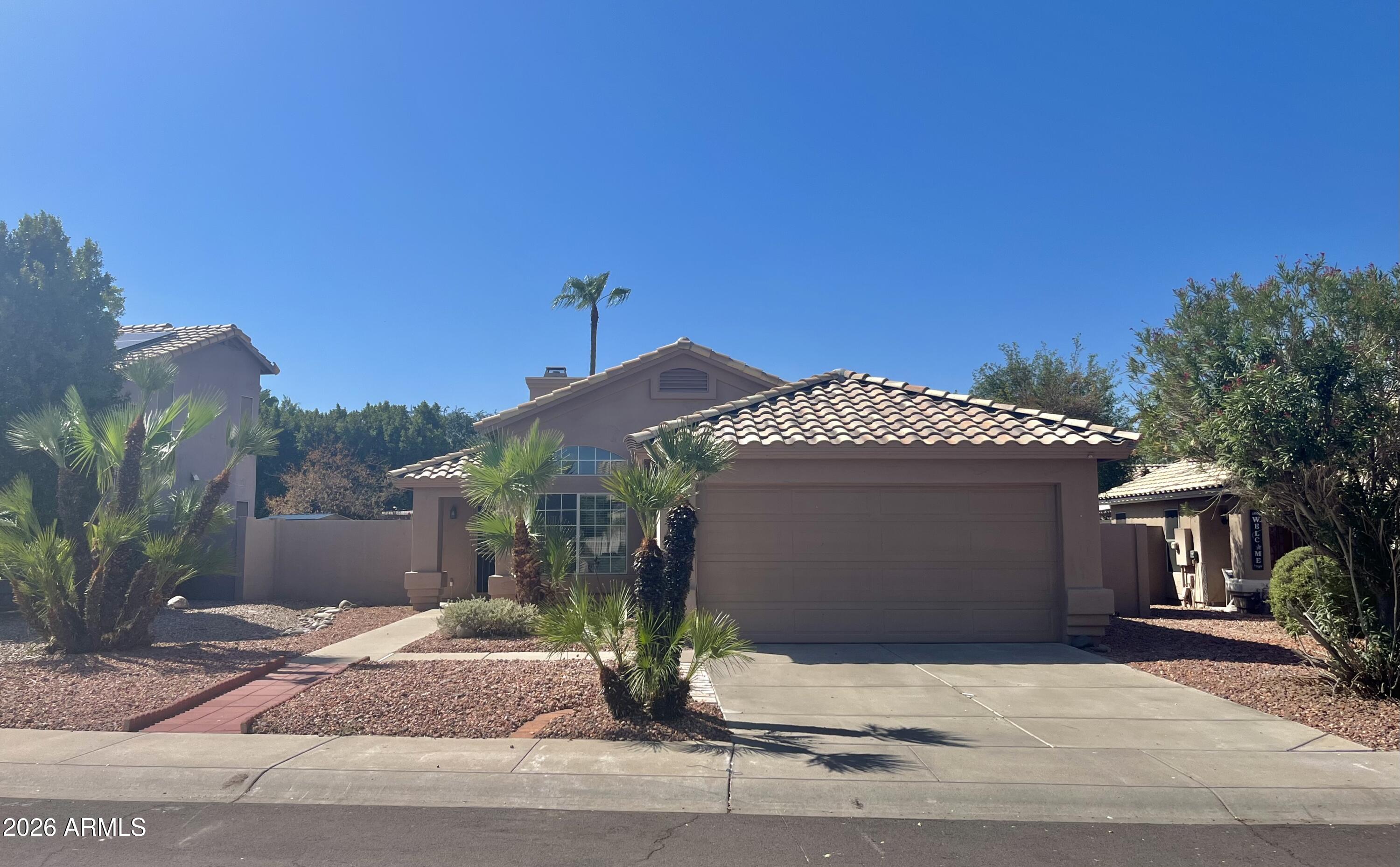 7427 W CREST Lane
