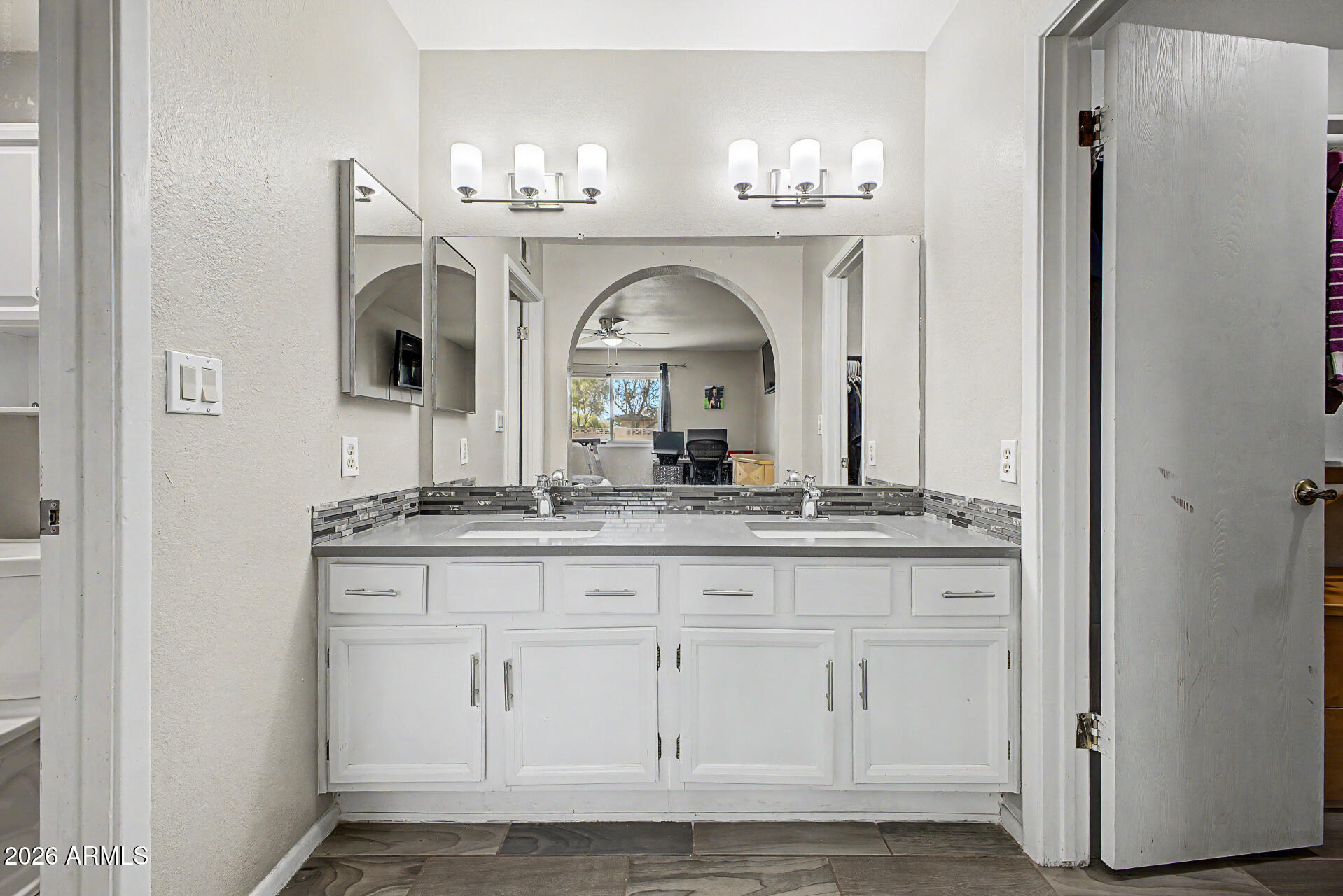 2233 W Sequoia Drive