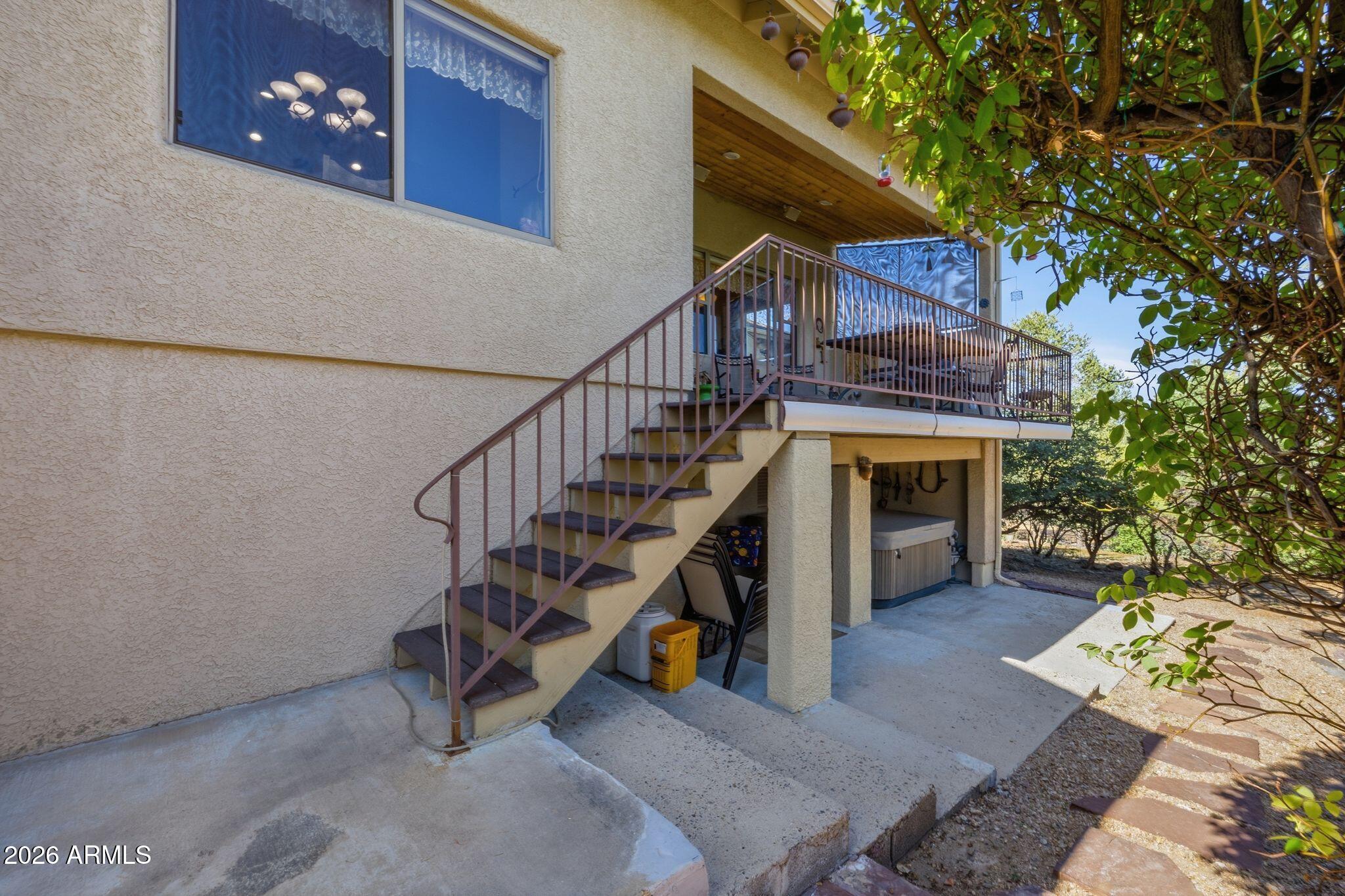 150 W TAMARACK Lane