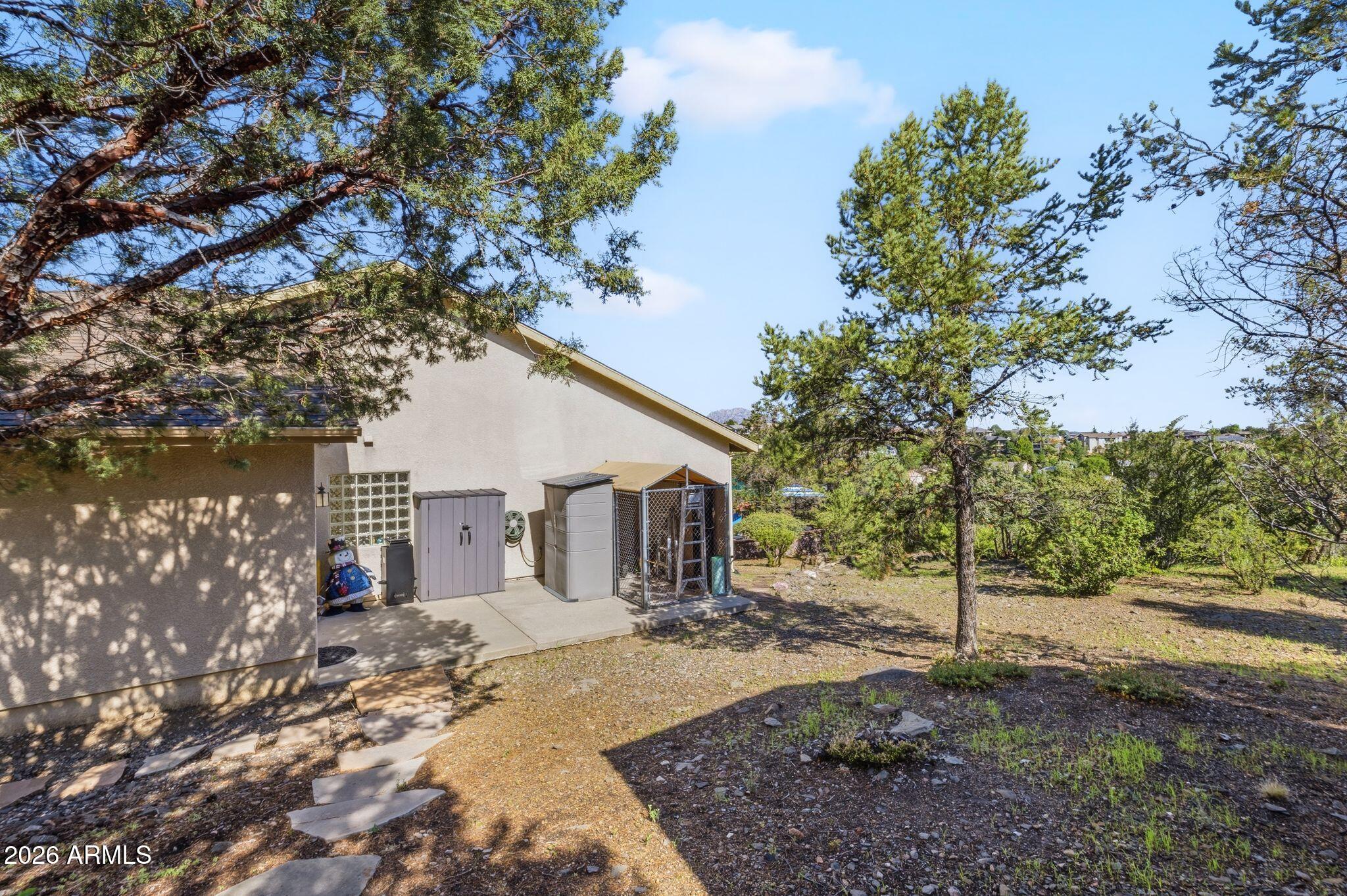 150 W TAMARACK Lane