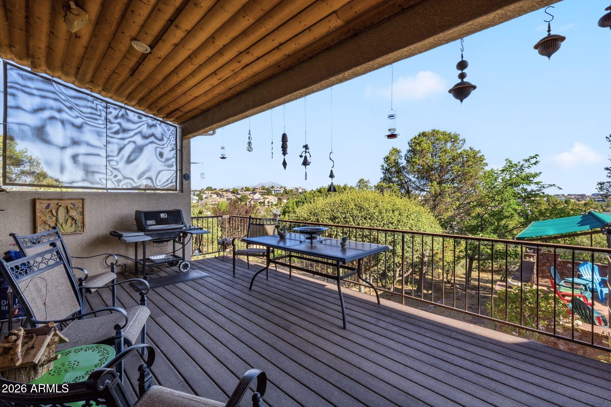 150 W TAMARACK Lane