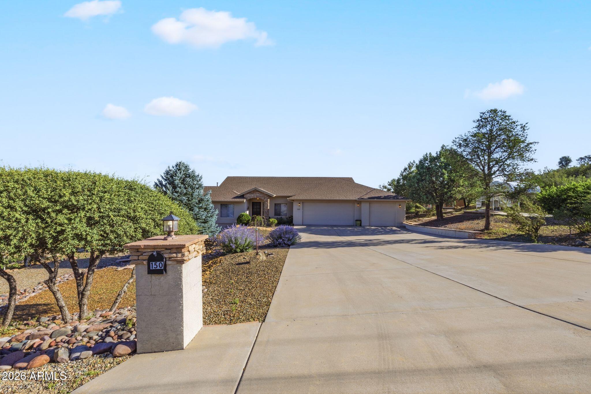 150 W TAMARACK Lane