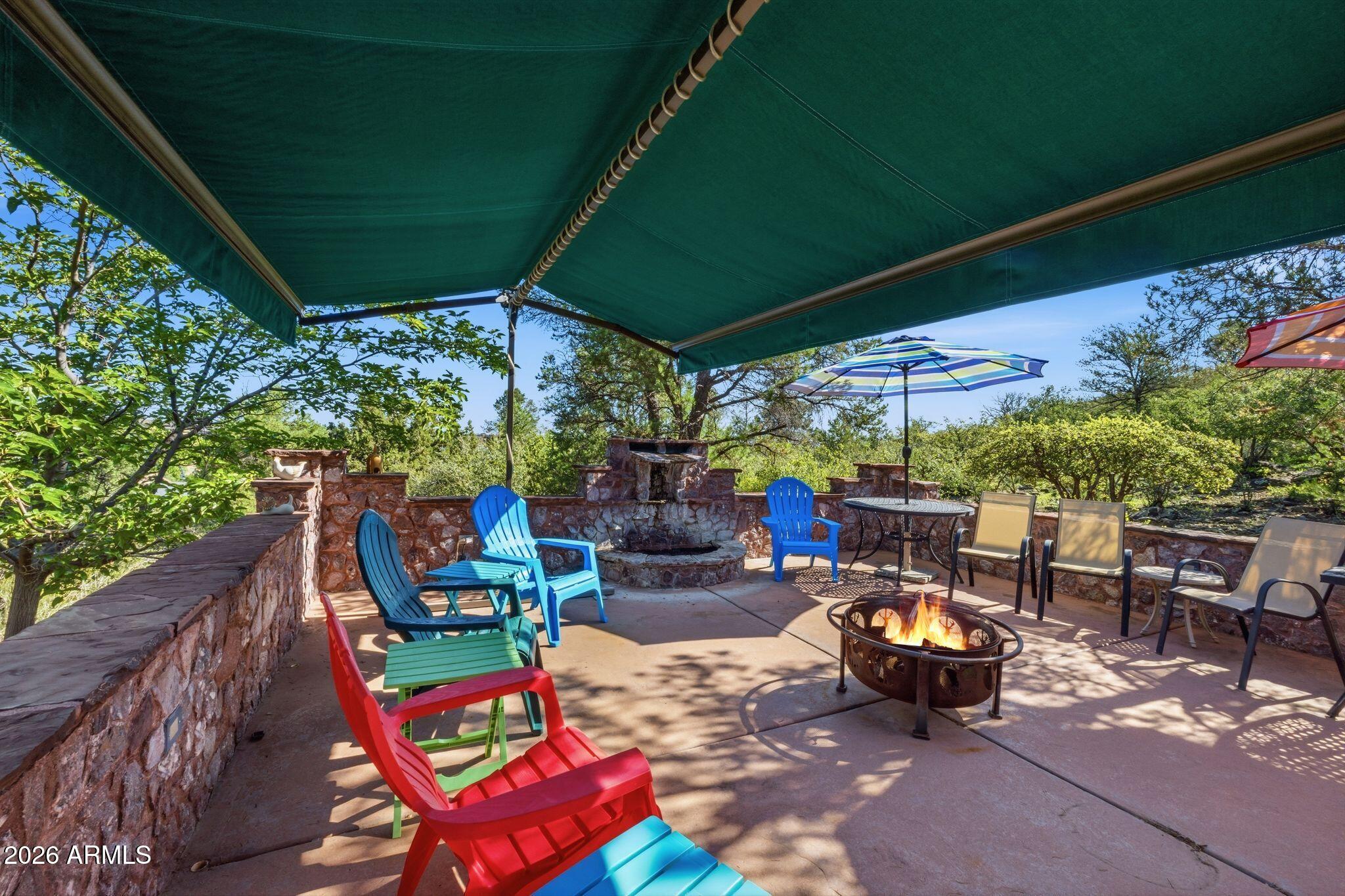 150 W TAMARACK Lane