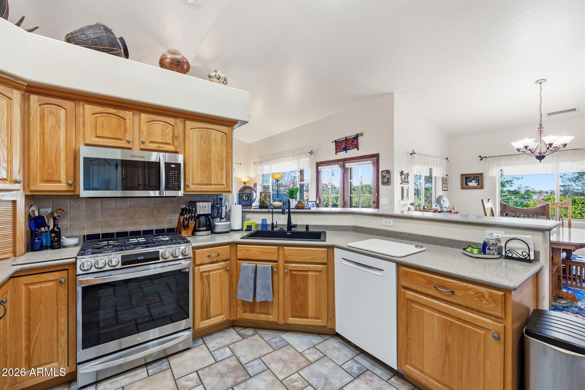 150 W TAMARACK Lane