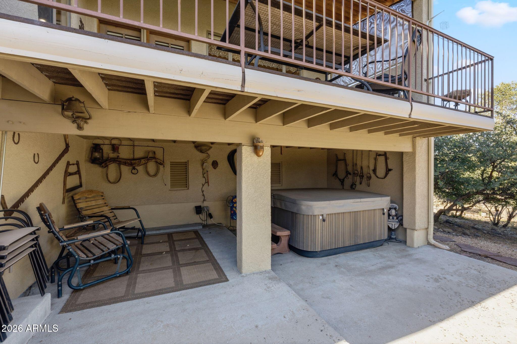 150 W TAMARACK Lane