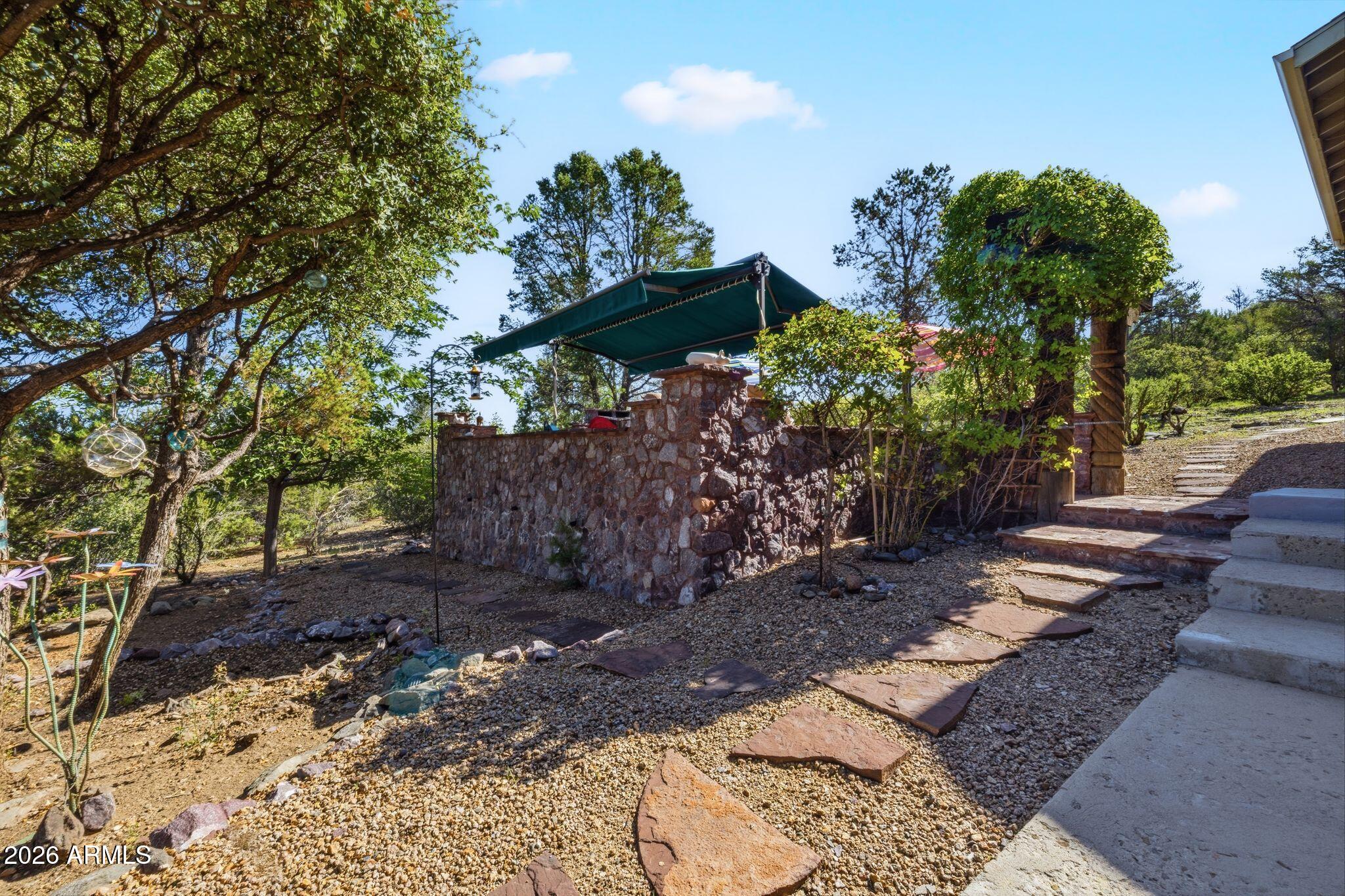 150 W TAMARACK Lane