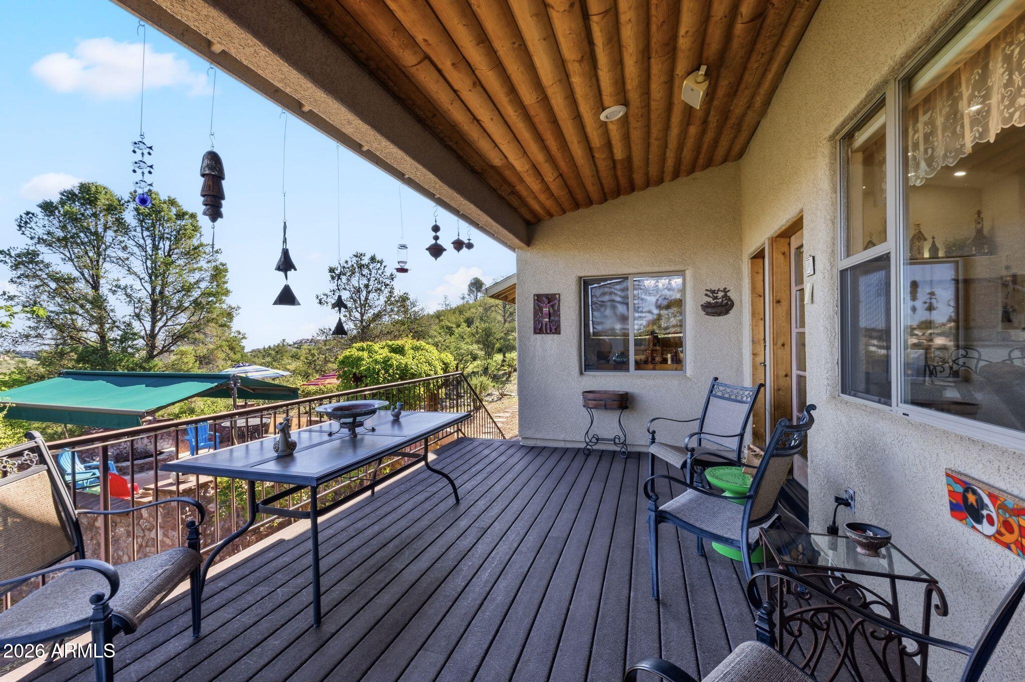150 W TAMARACK Lane