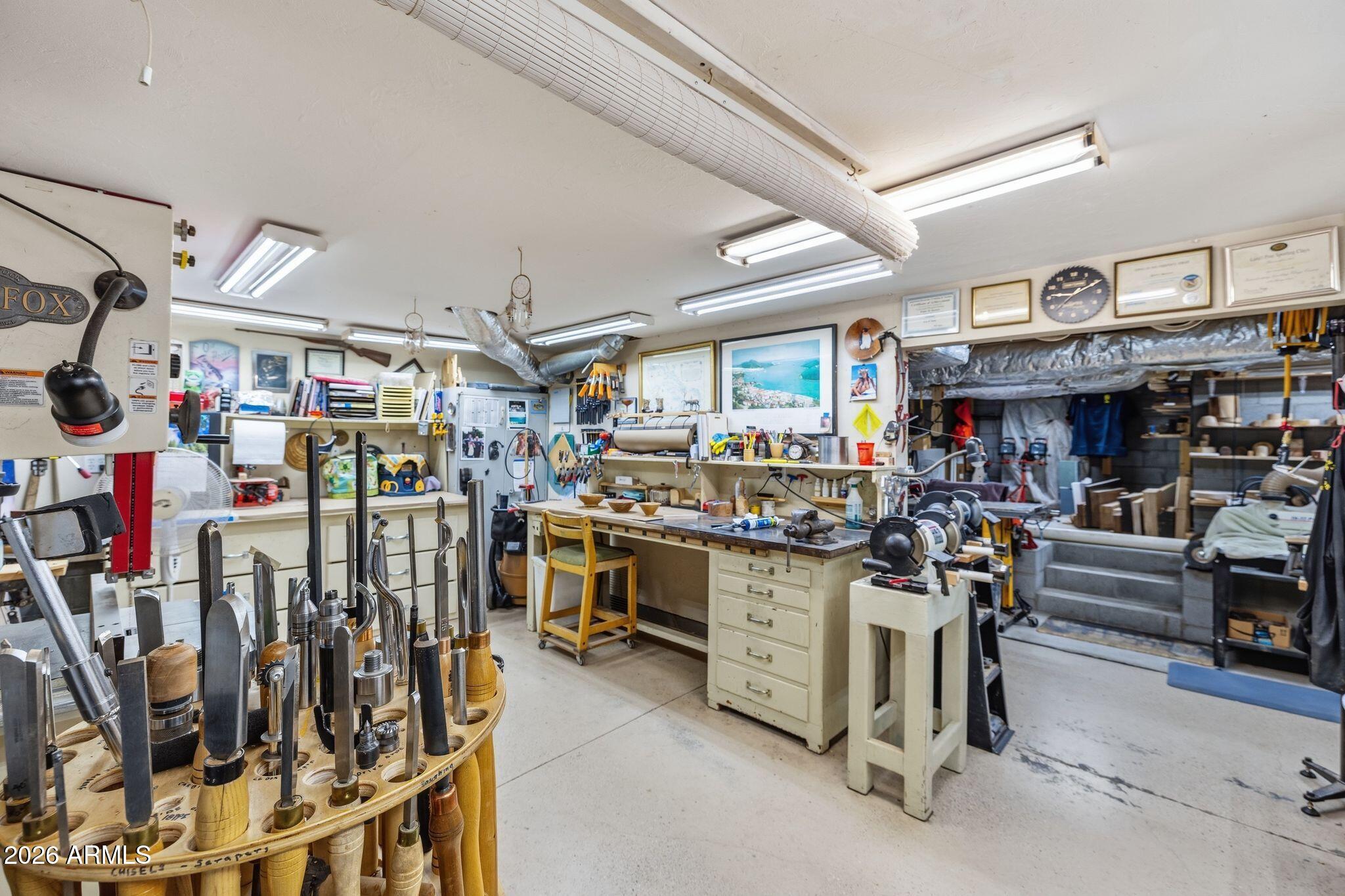 150 W TAMARACK Lane