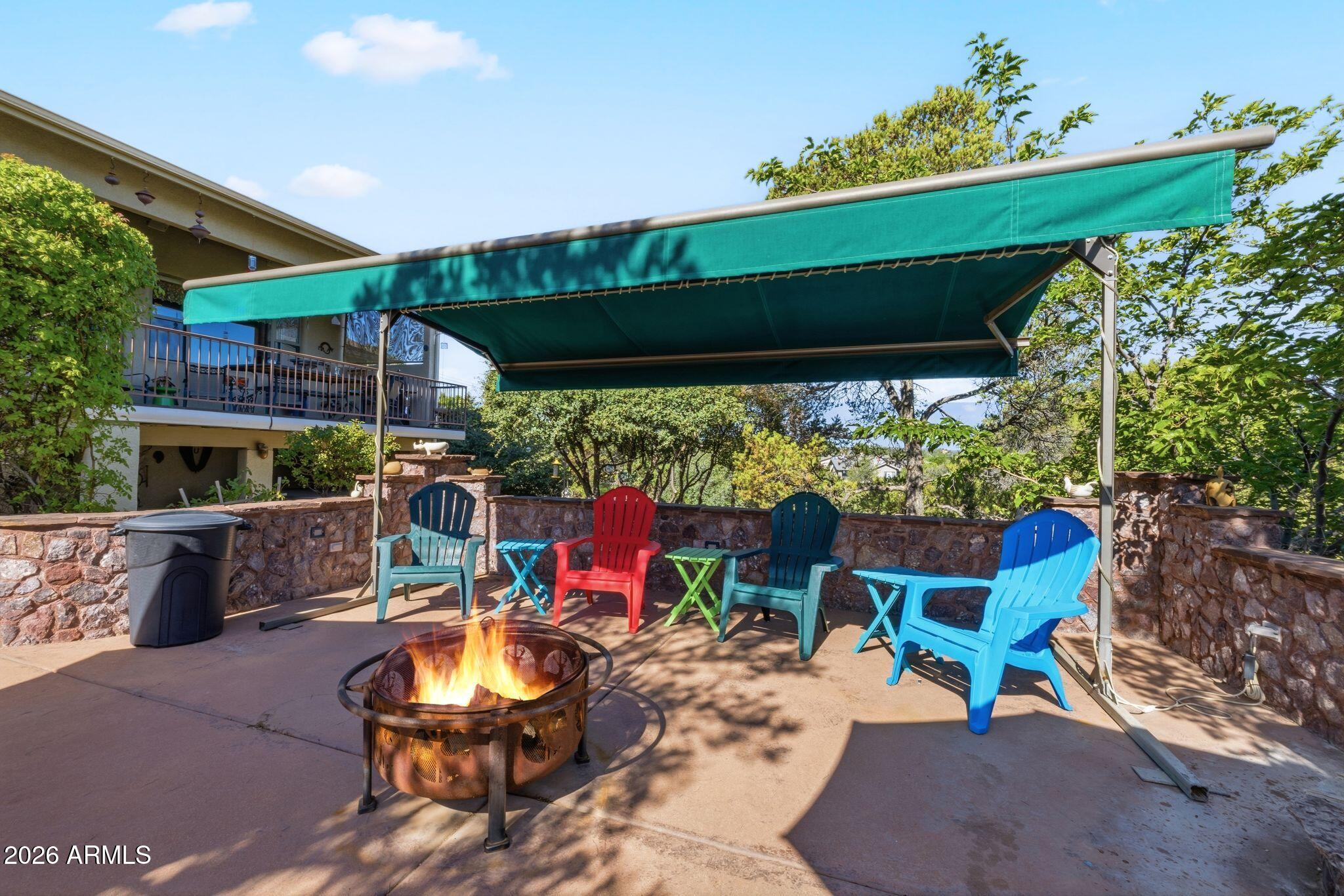 150 W TAMARACK Lane