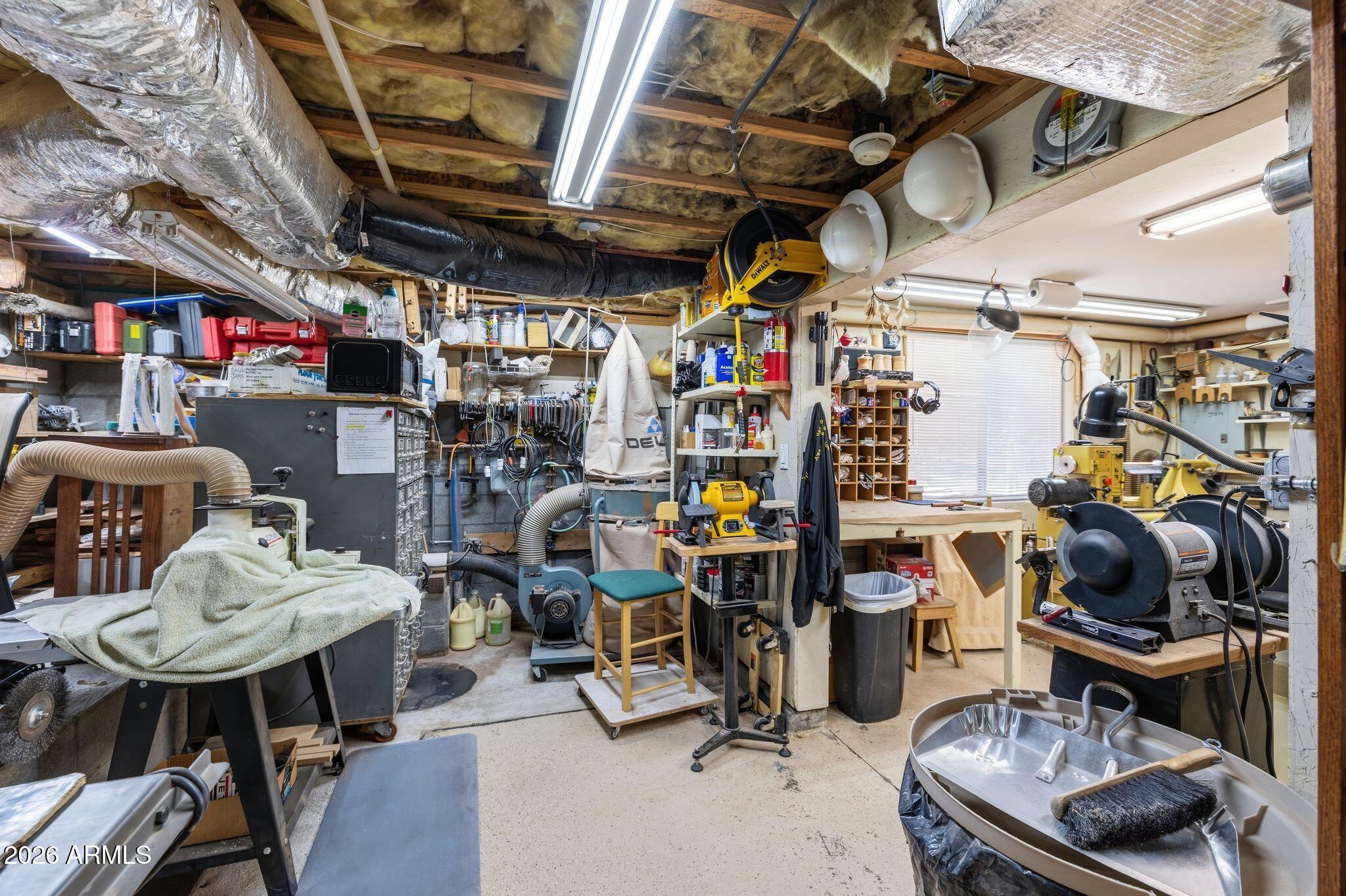 150 W TAMARACK Lane