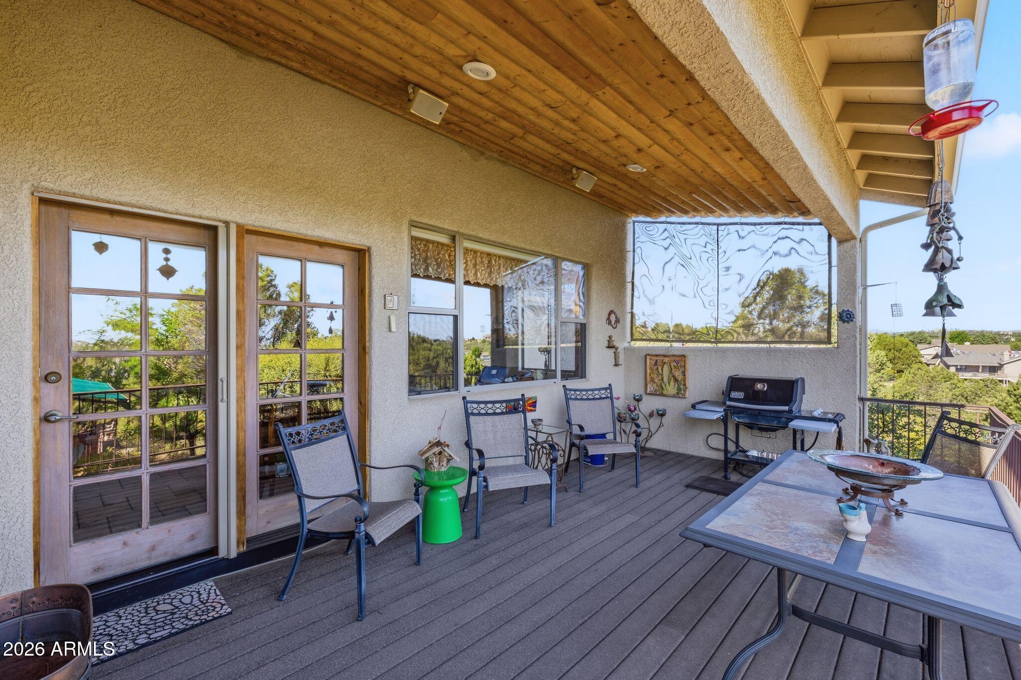 150 W TAMARACK Lane