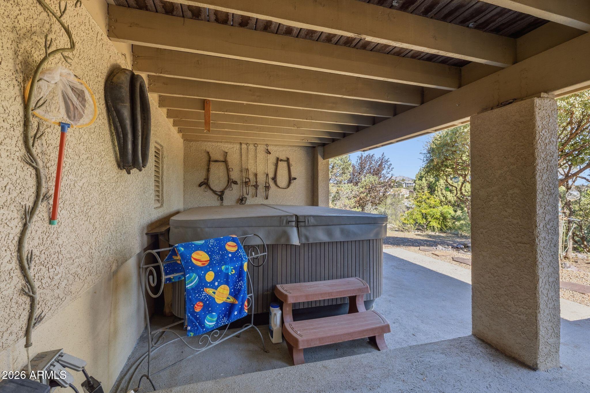 150 W TAMARACK Lane