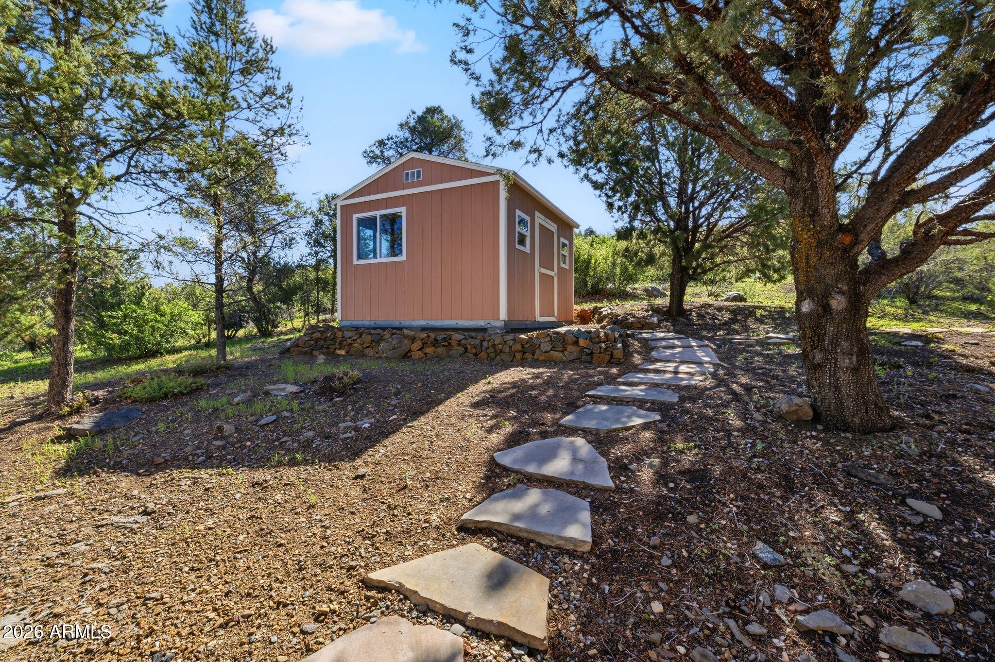 150 W TAMARACK Lane