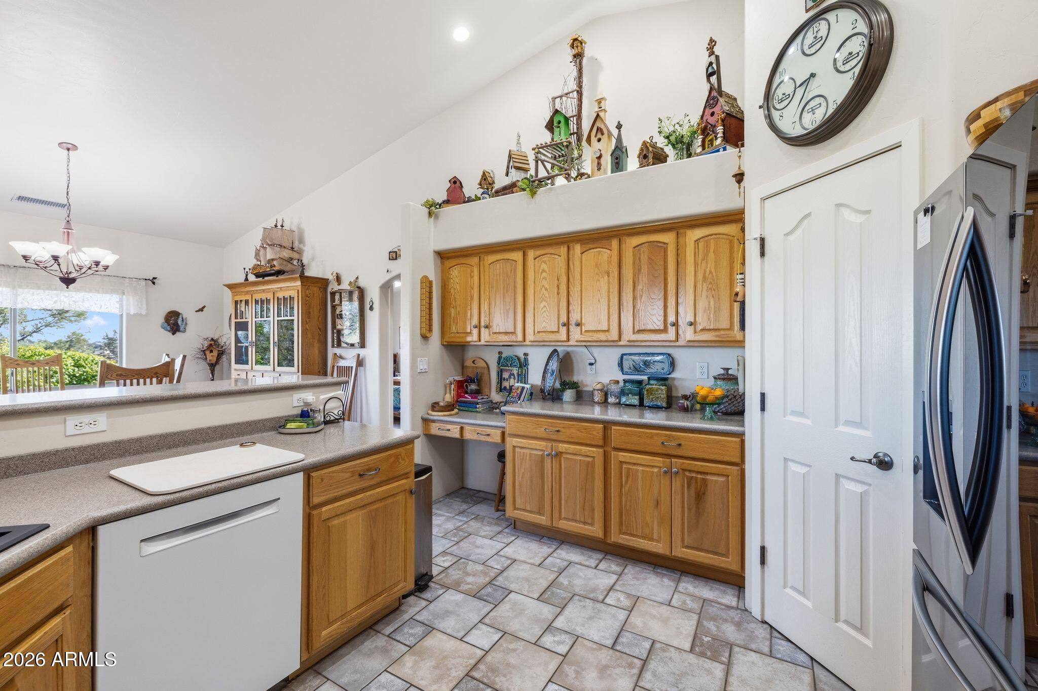 150 W TAMARACK Lane