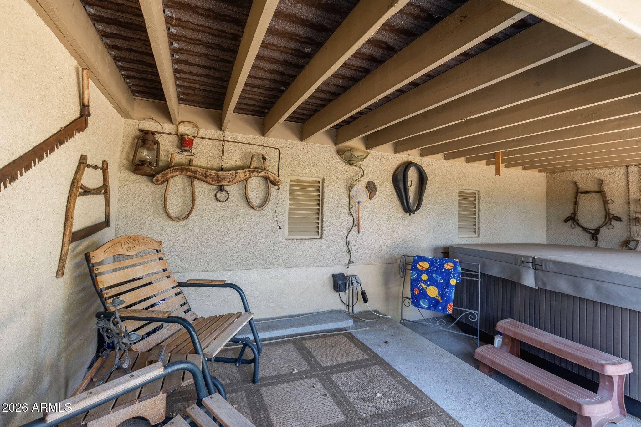 150 W TAMARACK Lane