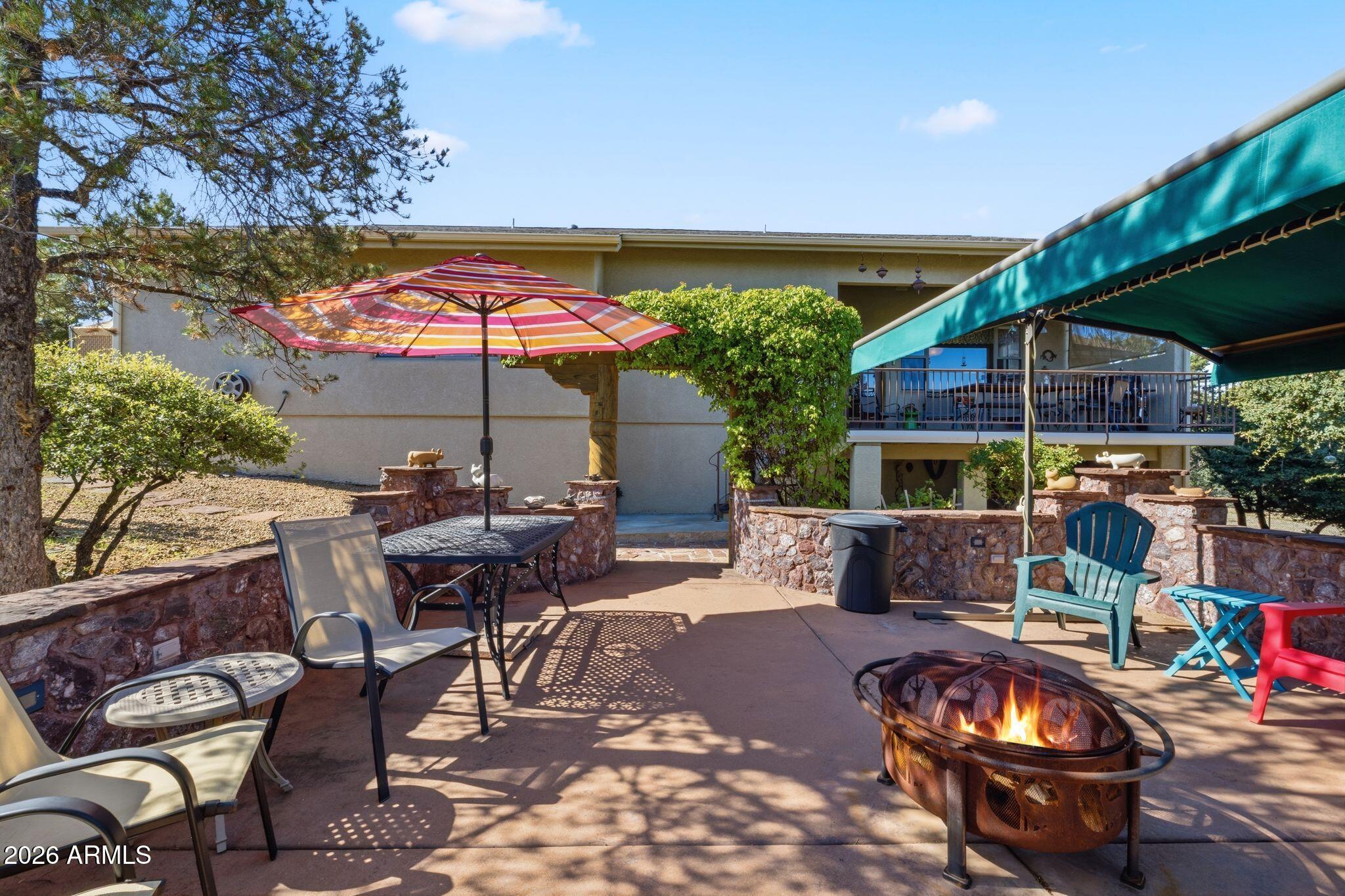 150 W TAMARACK Lane
