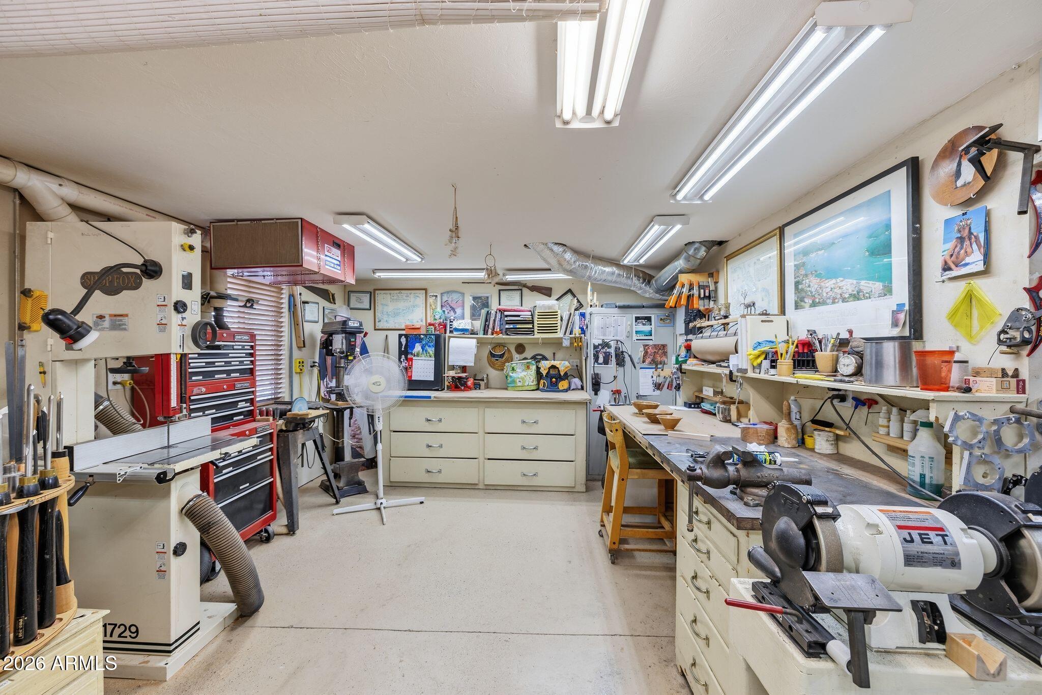 150 W TAMARACK Lane