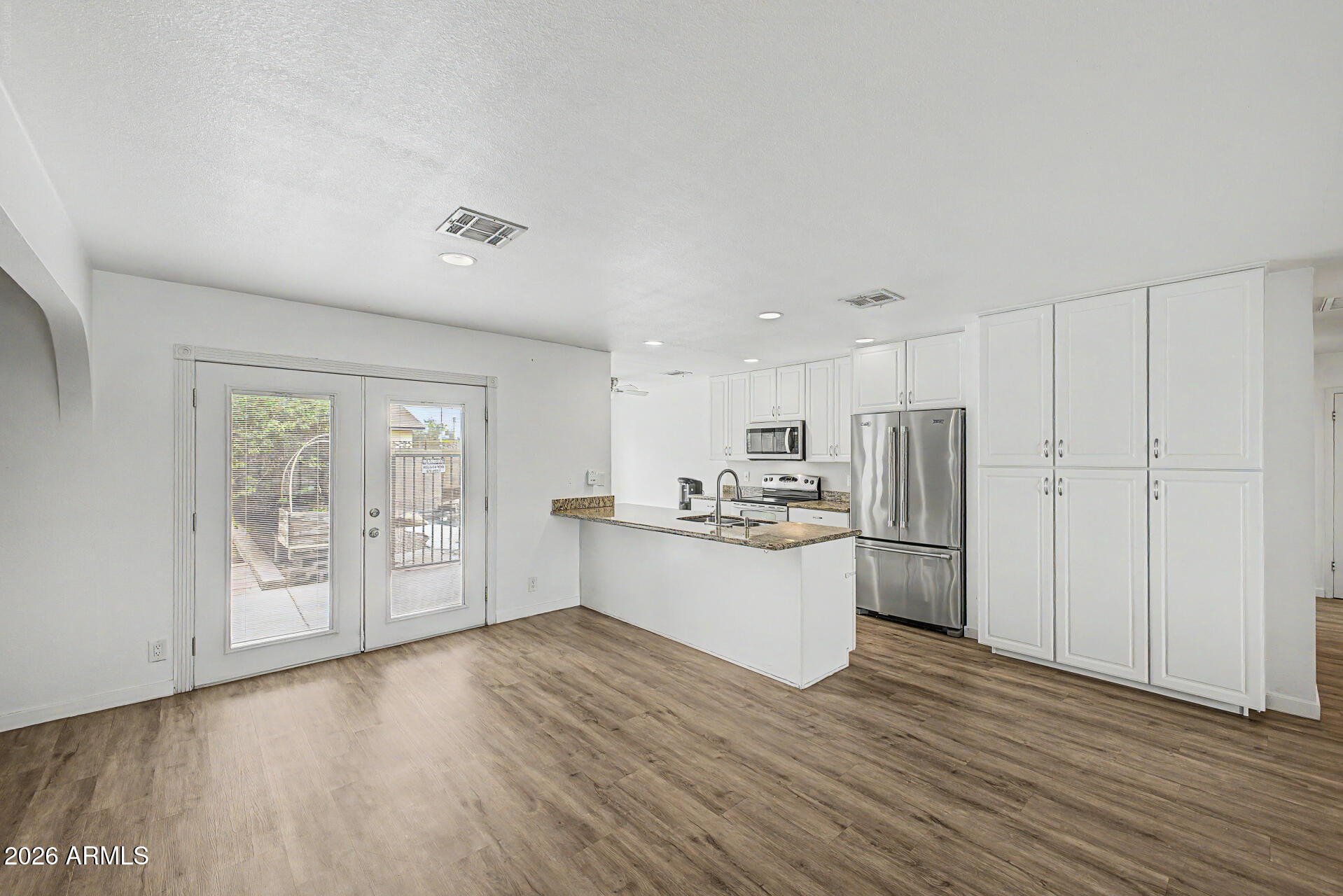 2102 W Utopia Road