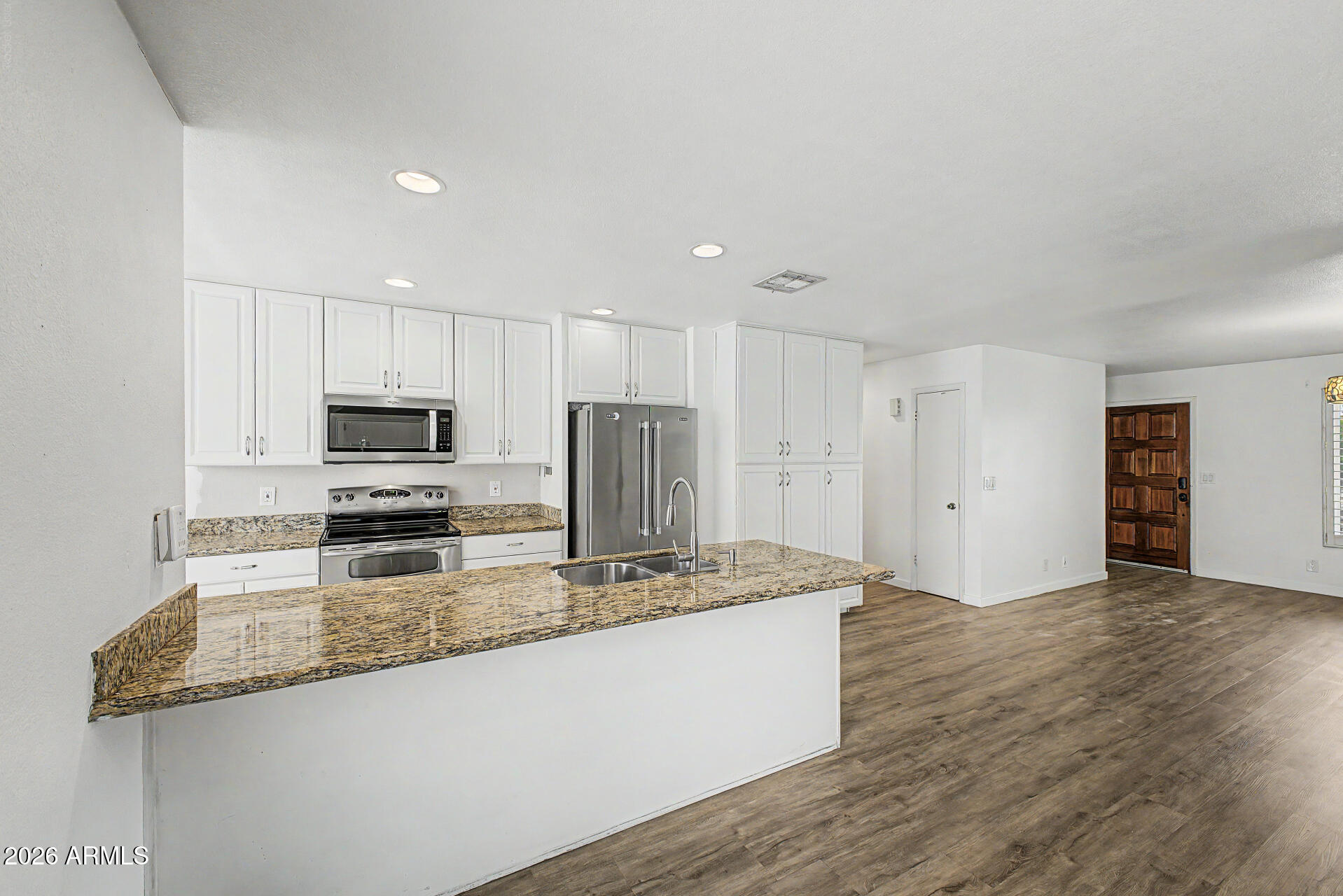 2102 W Utopia Road