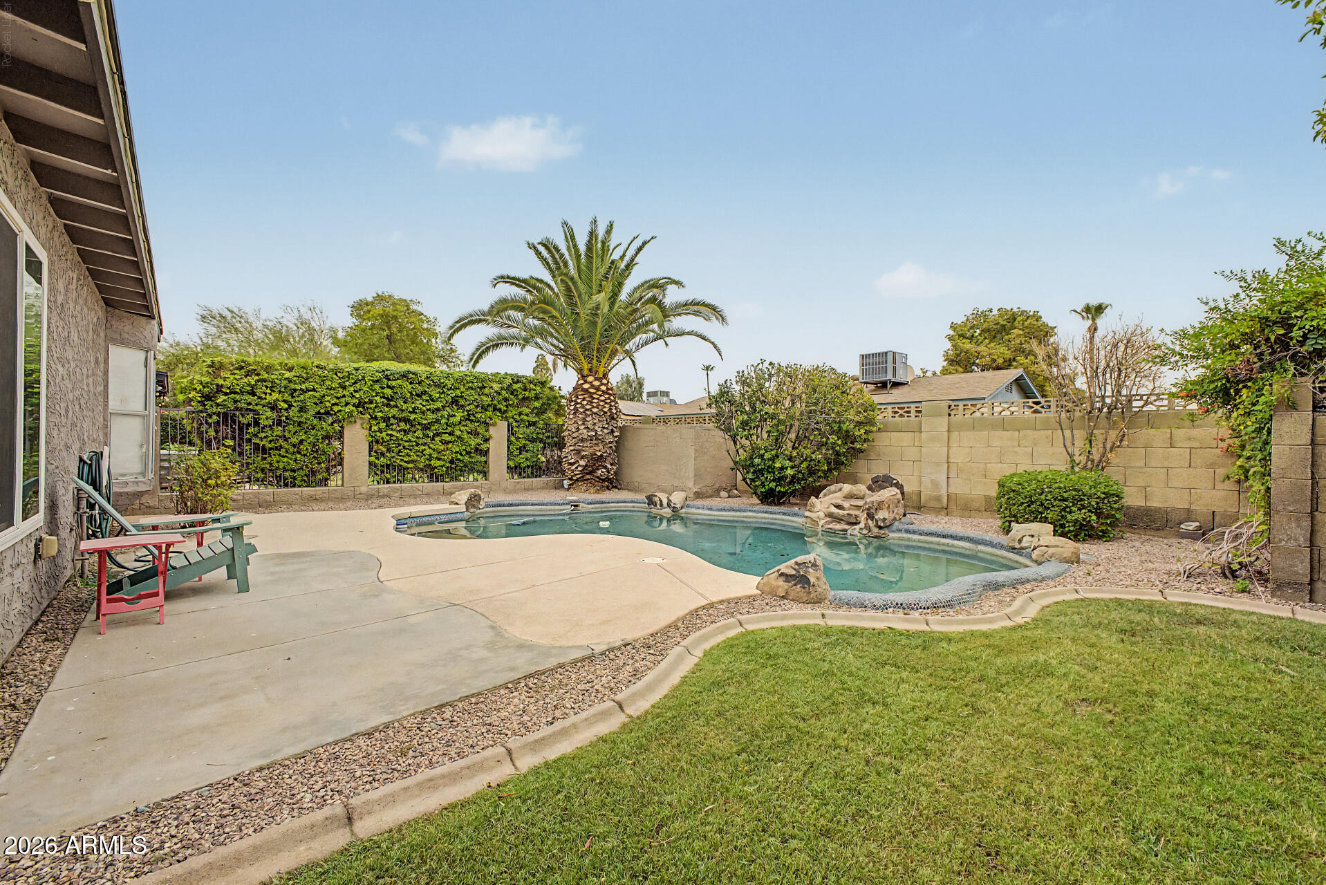 2102 W Utopia Road