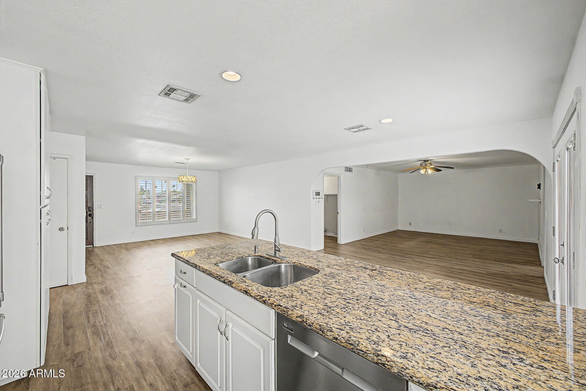 2102 W Utopia Road