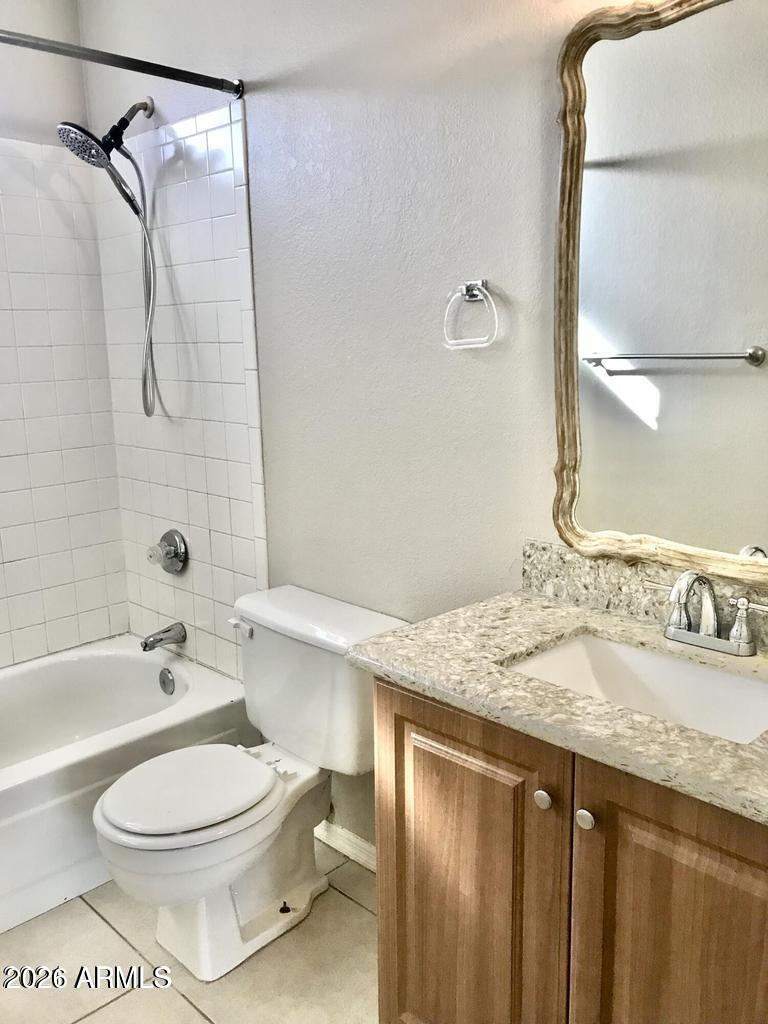 3946 W Camino Del Rio