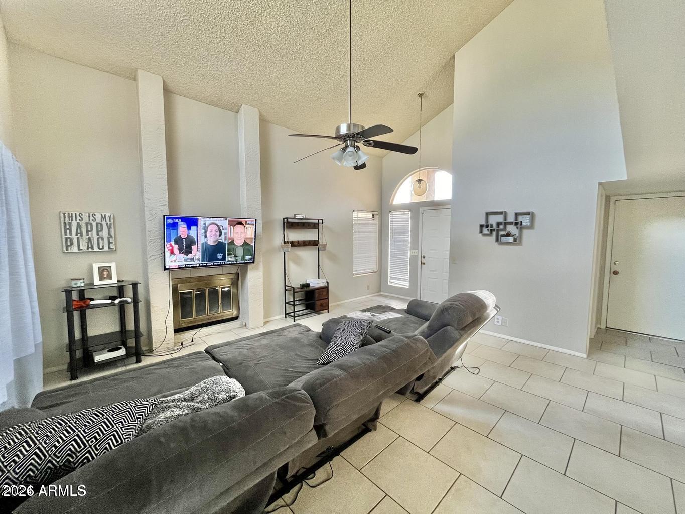 3946 W Camino Del Rio