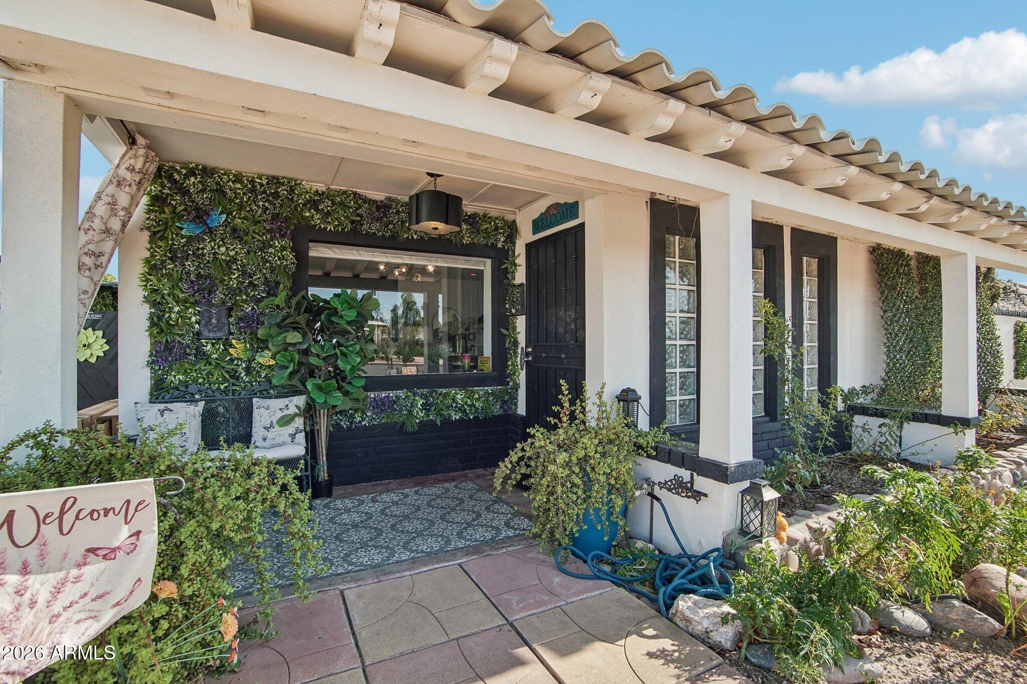 1725 E VERDE Lane
