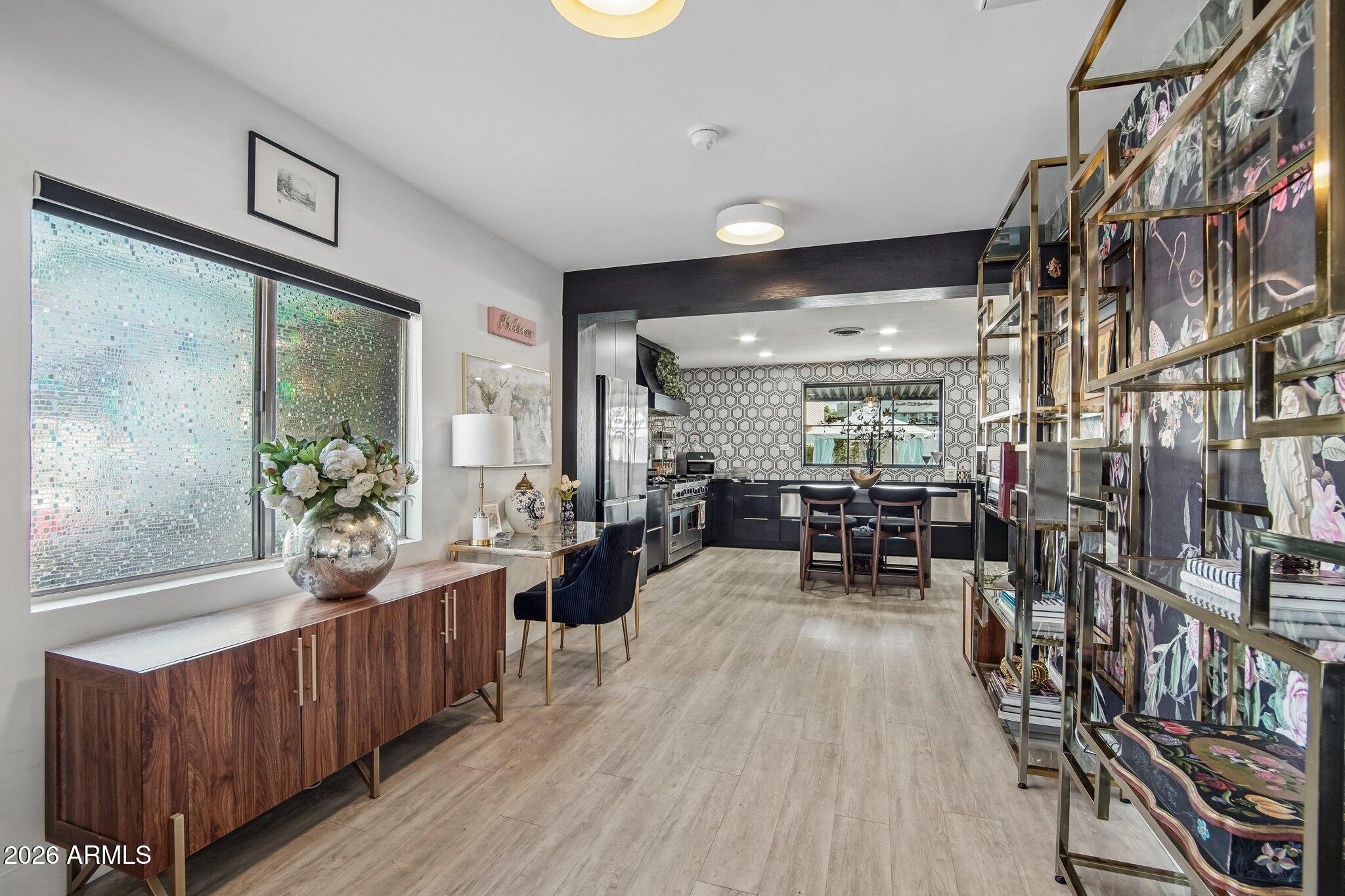 1725 E VERDE Lane